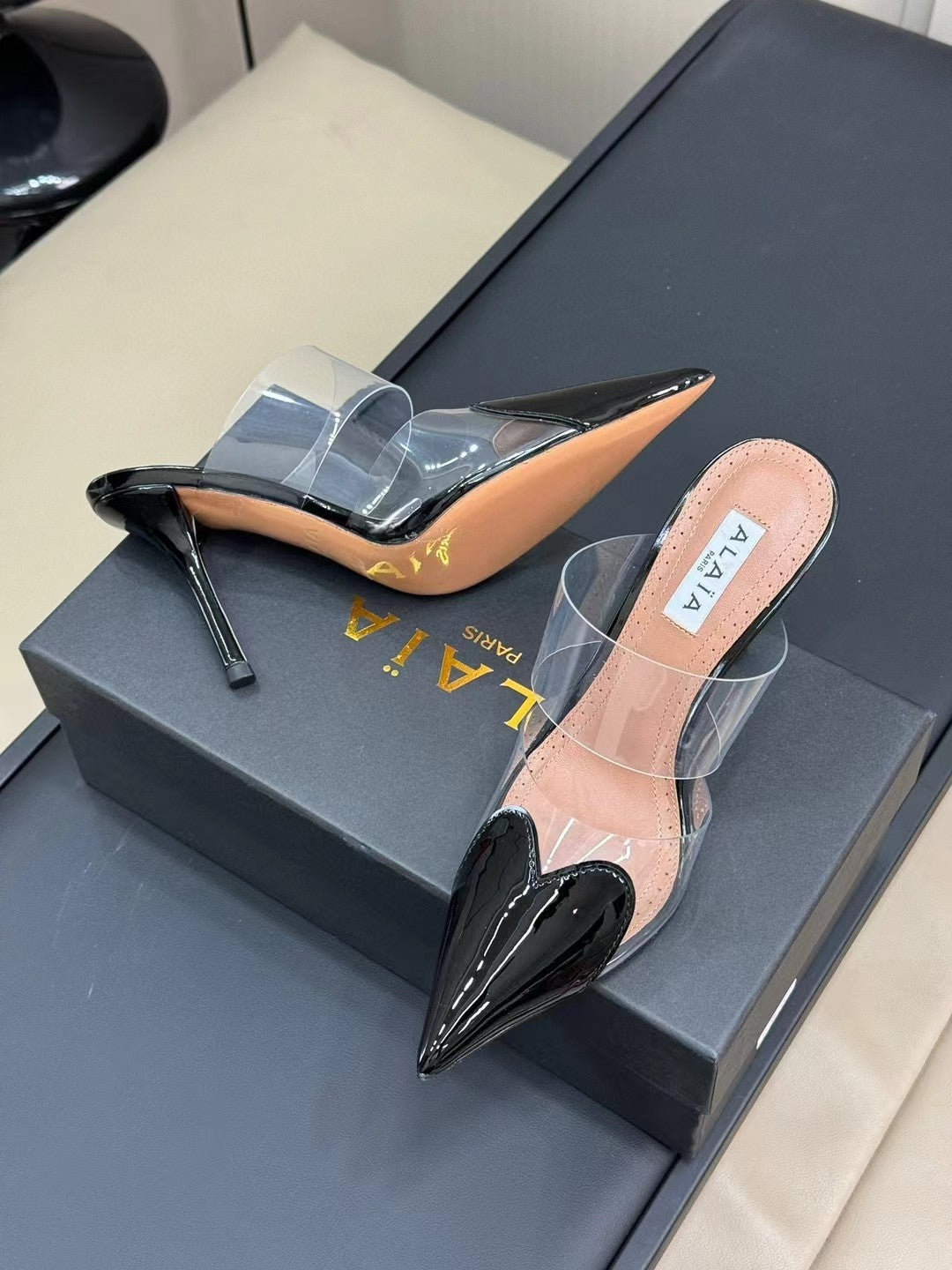 alaia mule 90 optic black heart lambskin