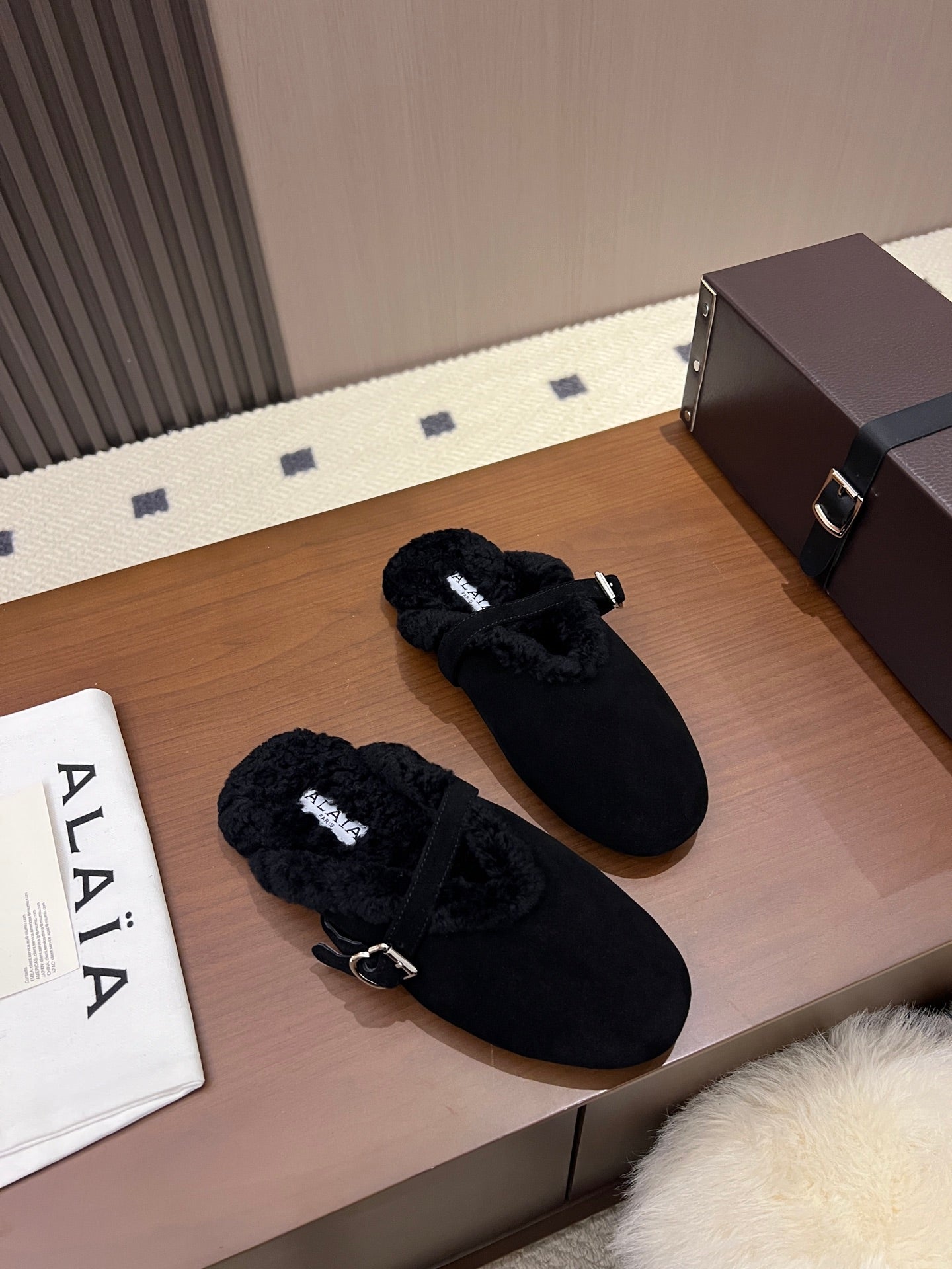 Alaia Ballet Flats Black Merino Shearling 986455