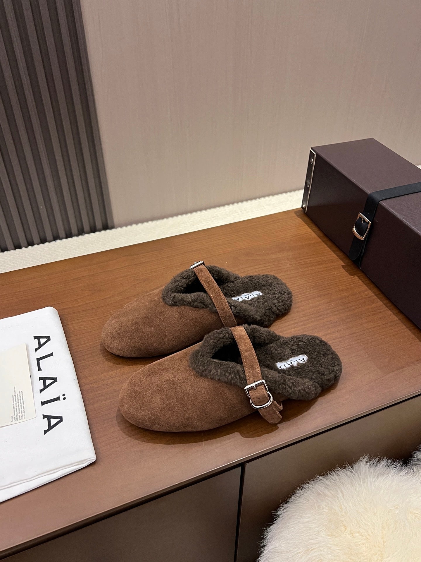 Alaia Ballet Flats Coffee Merino Shearling 986452