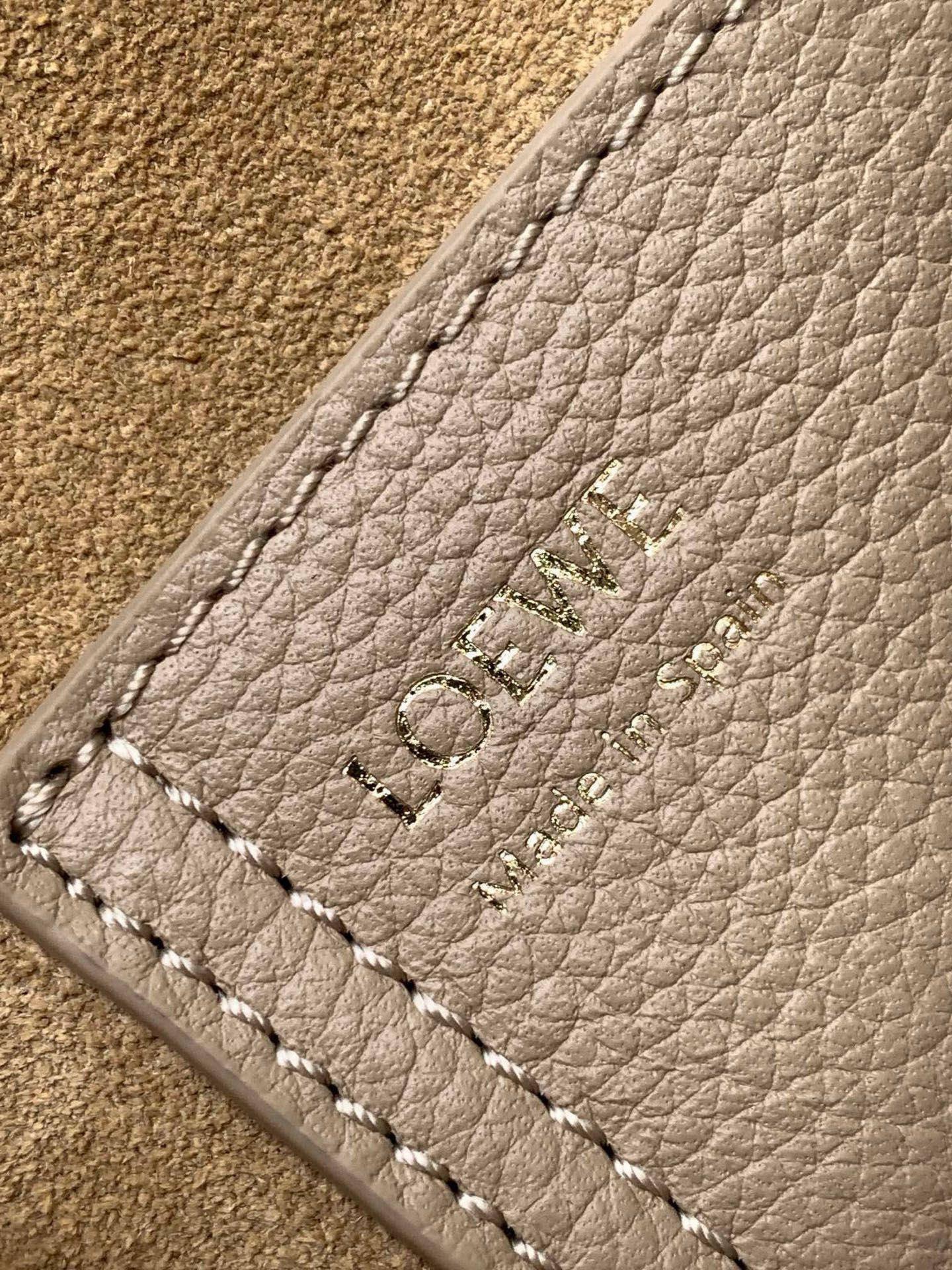 Loewe Mini Pebble Bucket Bag 20cm Beige Grained Calfskin