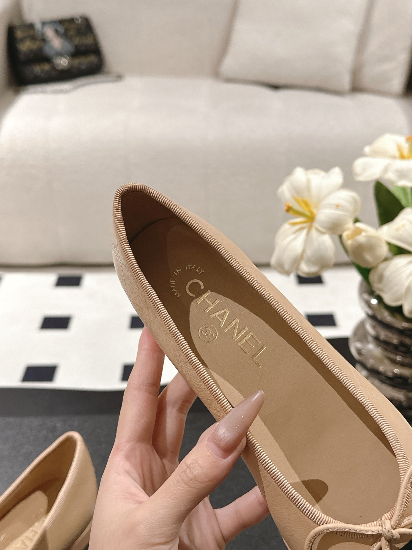 cc 25c ballet flat cross line pattern beige lambskin 237484