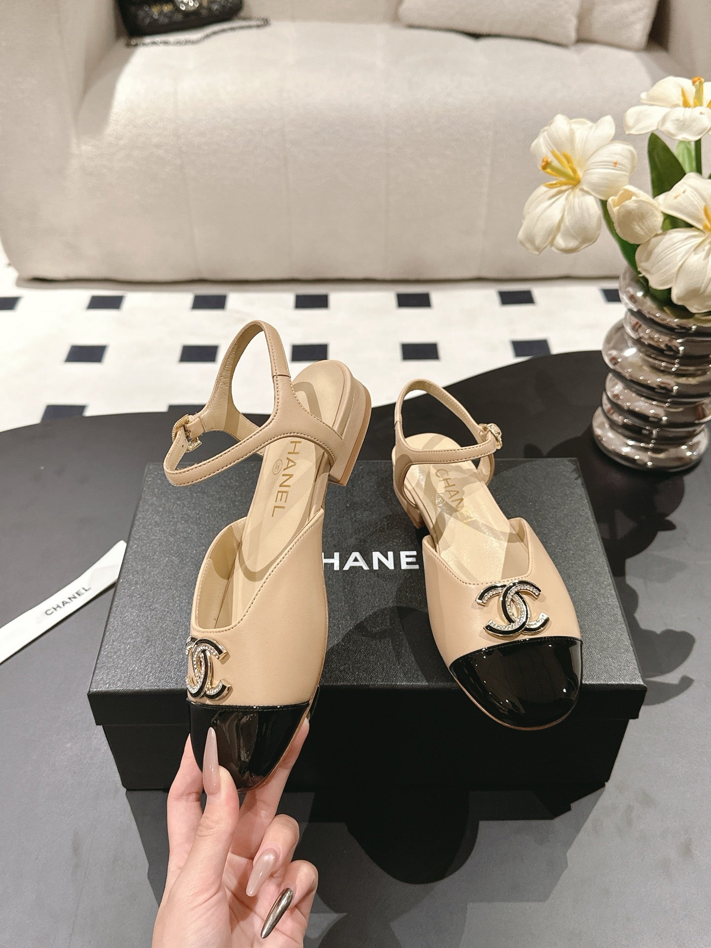 cc 25p mary jane beige lambskin black pattern 237516