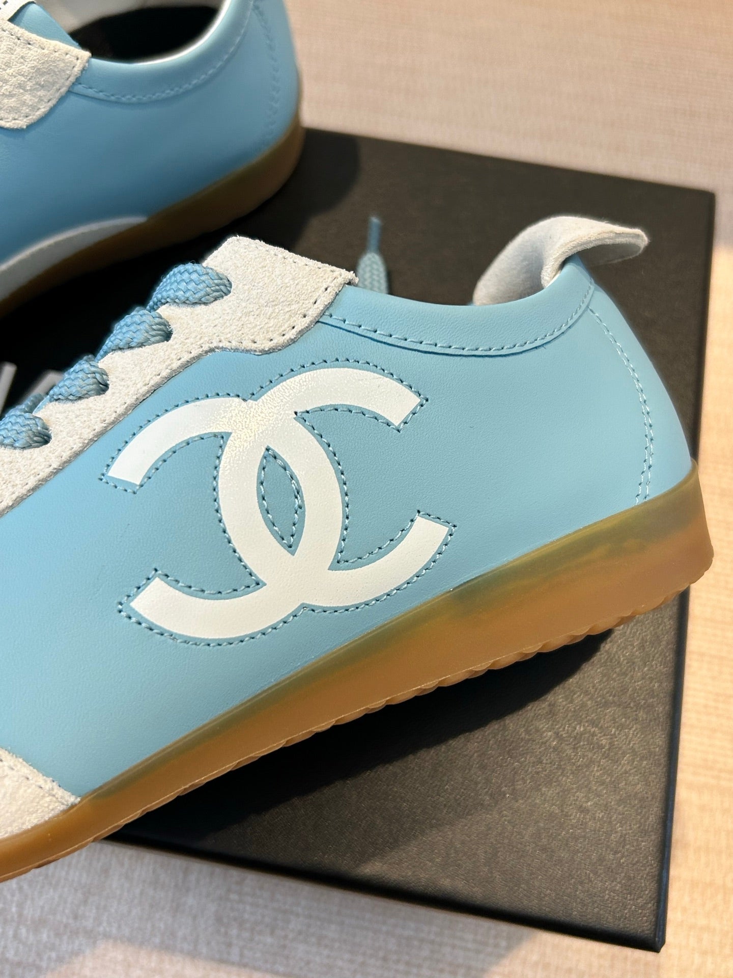 CC 26s Trainers White Blue Calfskin & Suede 618694
