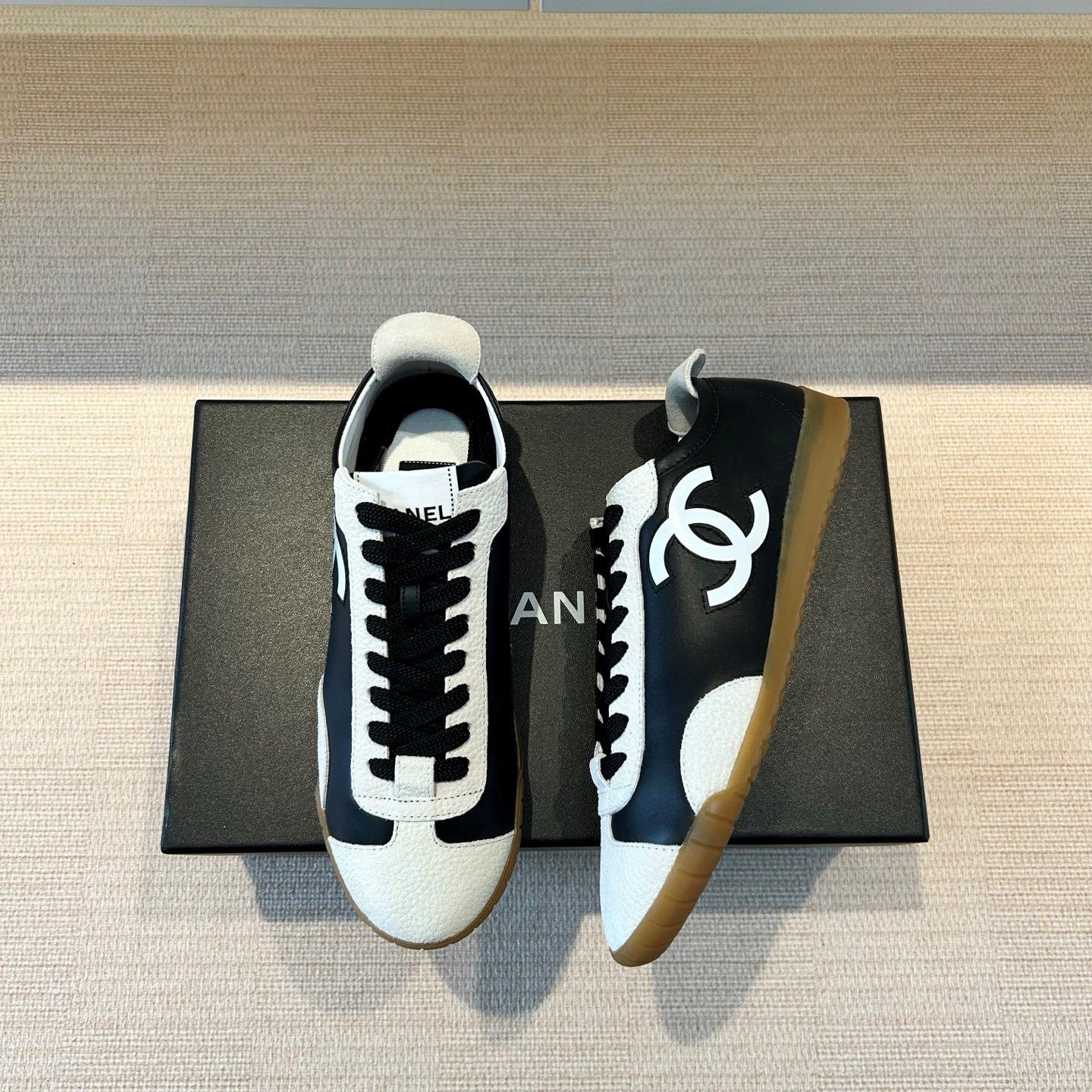 CC 26s Trainers White Black Calfskin & Suede 618697