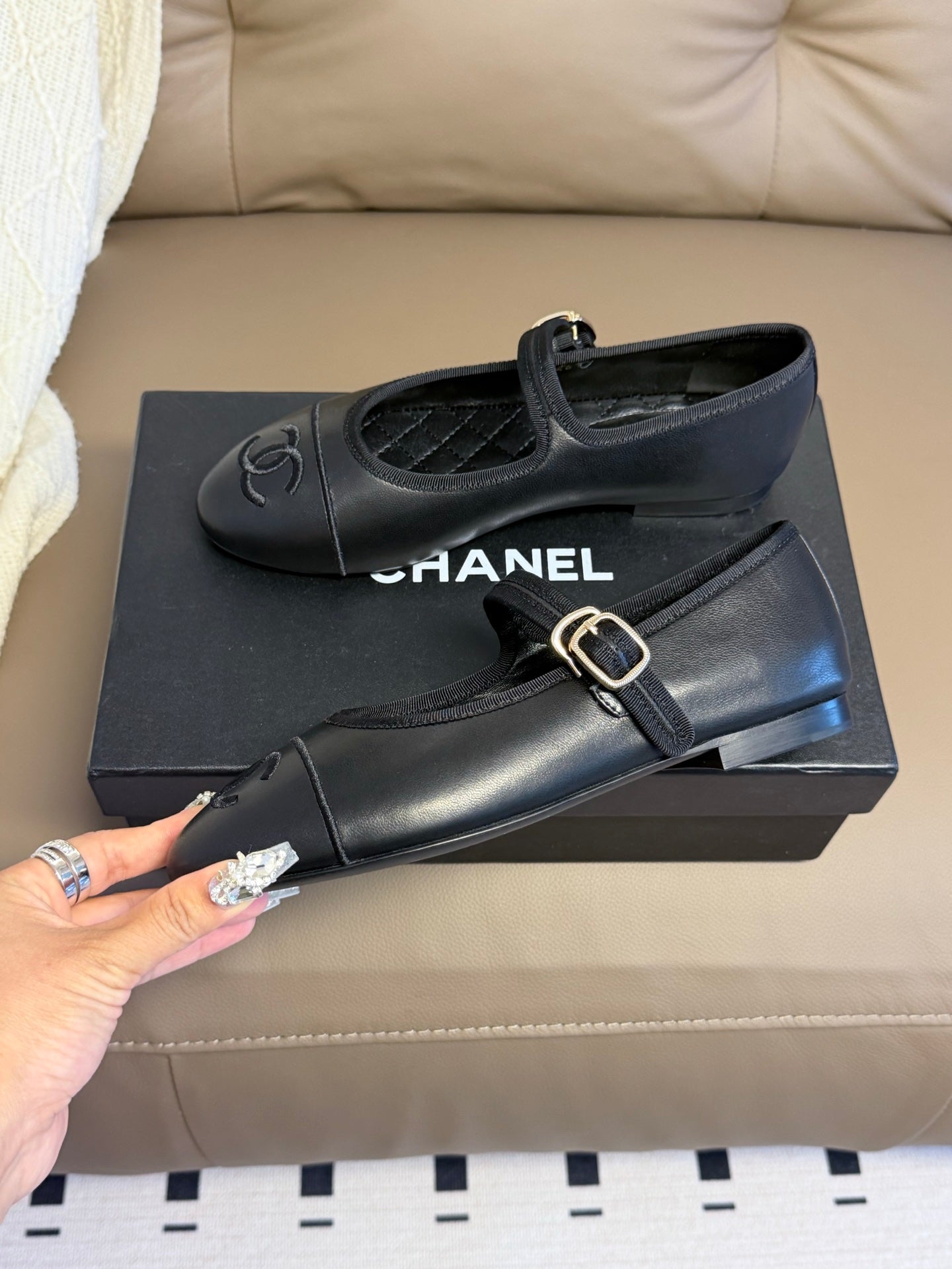 CC 26s Flat Mary Jane Black Sheepskin 995831