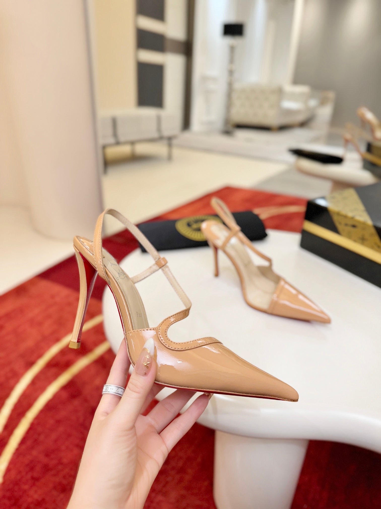CL Rosa Z Slingback 10cm Beige Glossy Paint Leather 825374