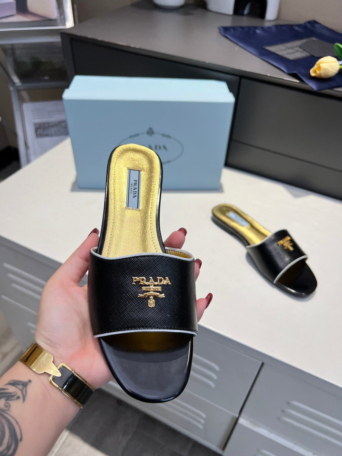Prada 26s Slide Sandals Black Saffiano 140509