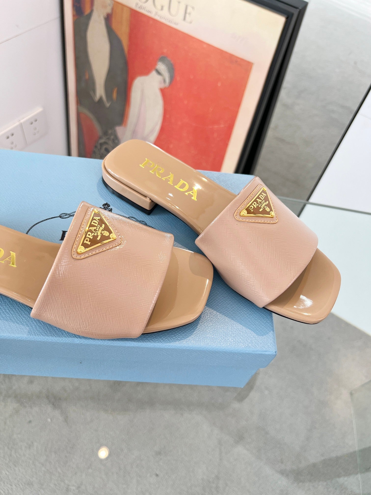 Prada 26s Saffiano Slides 1.5cm Beige Glossy Leather 986622