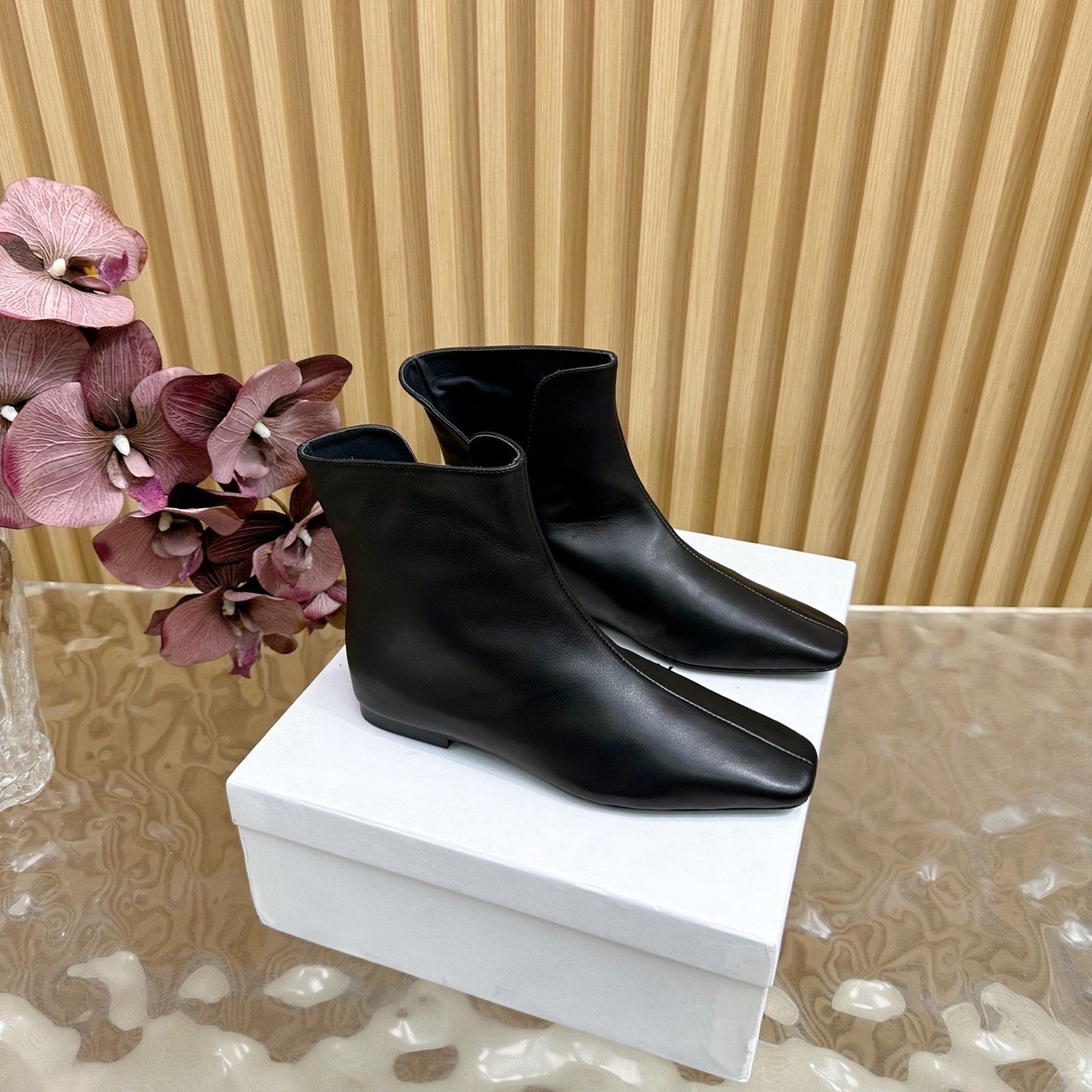 The Row Ava Boots Black Sheepskin 436642