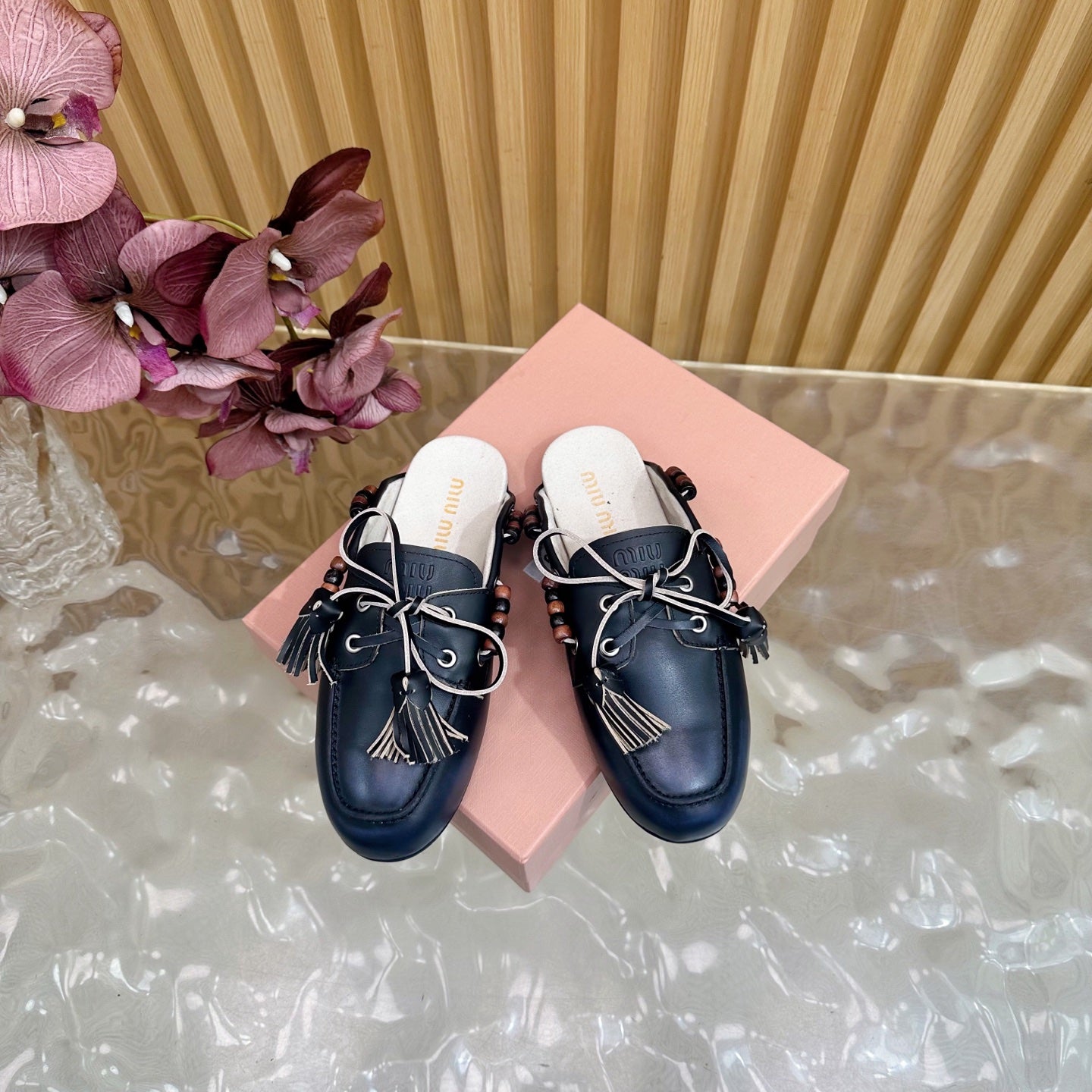 Miu Laces Eyelet Flat Half Slipper Black Sheepskin 498164