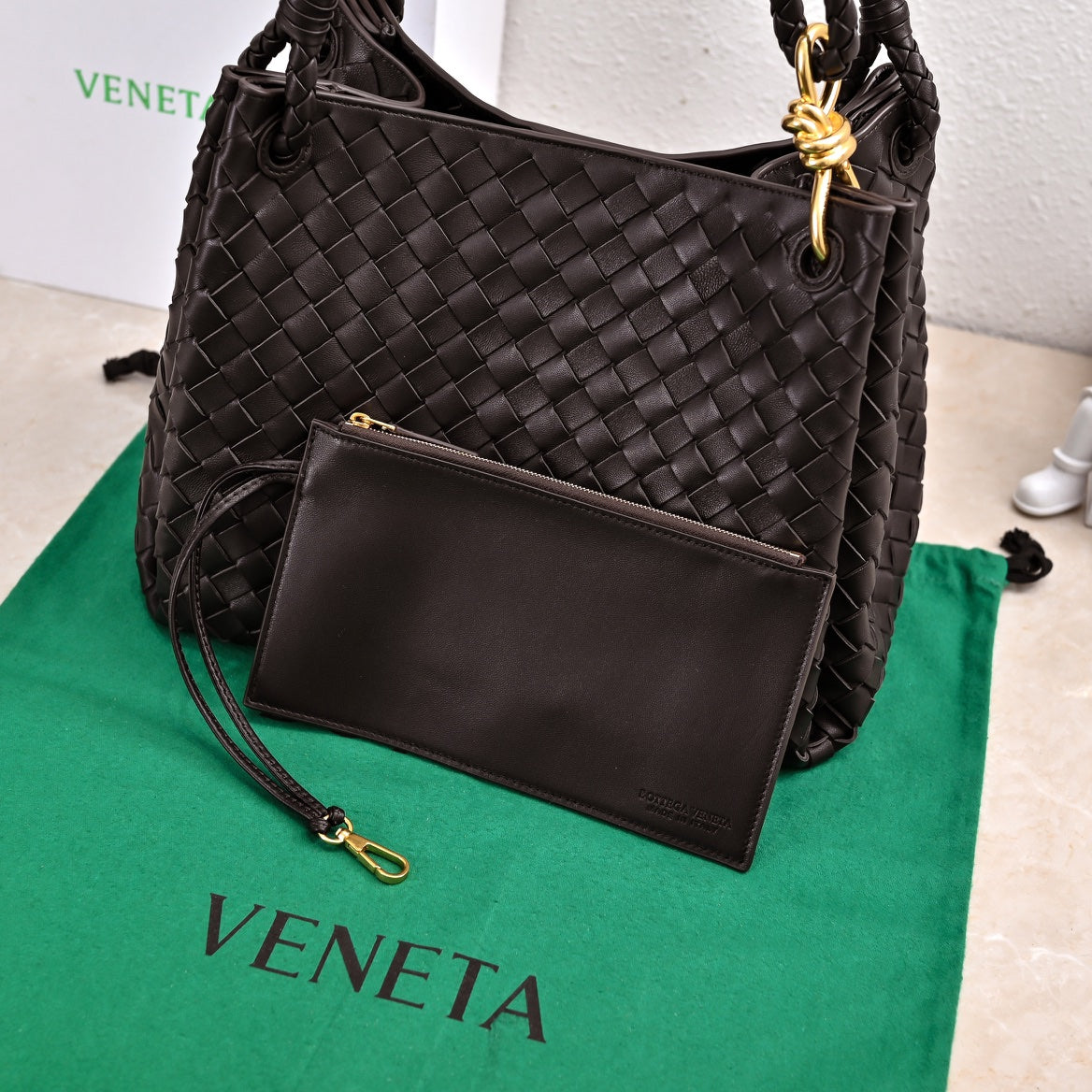 BV 26s Parachute Bag Deep Coffee Intrecciato Leather 291399