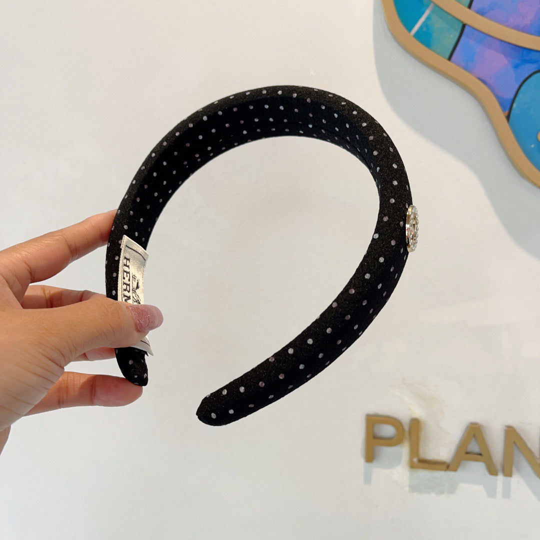 HM 26s Headband 210117