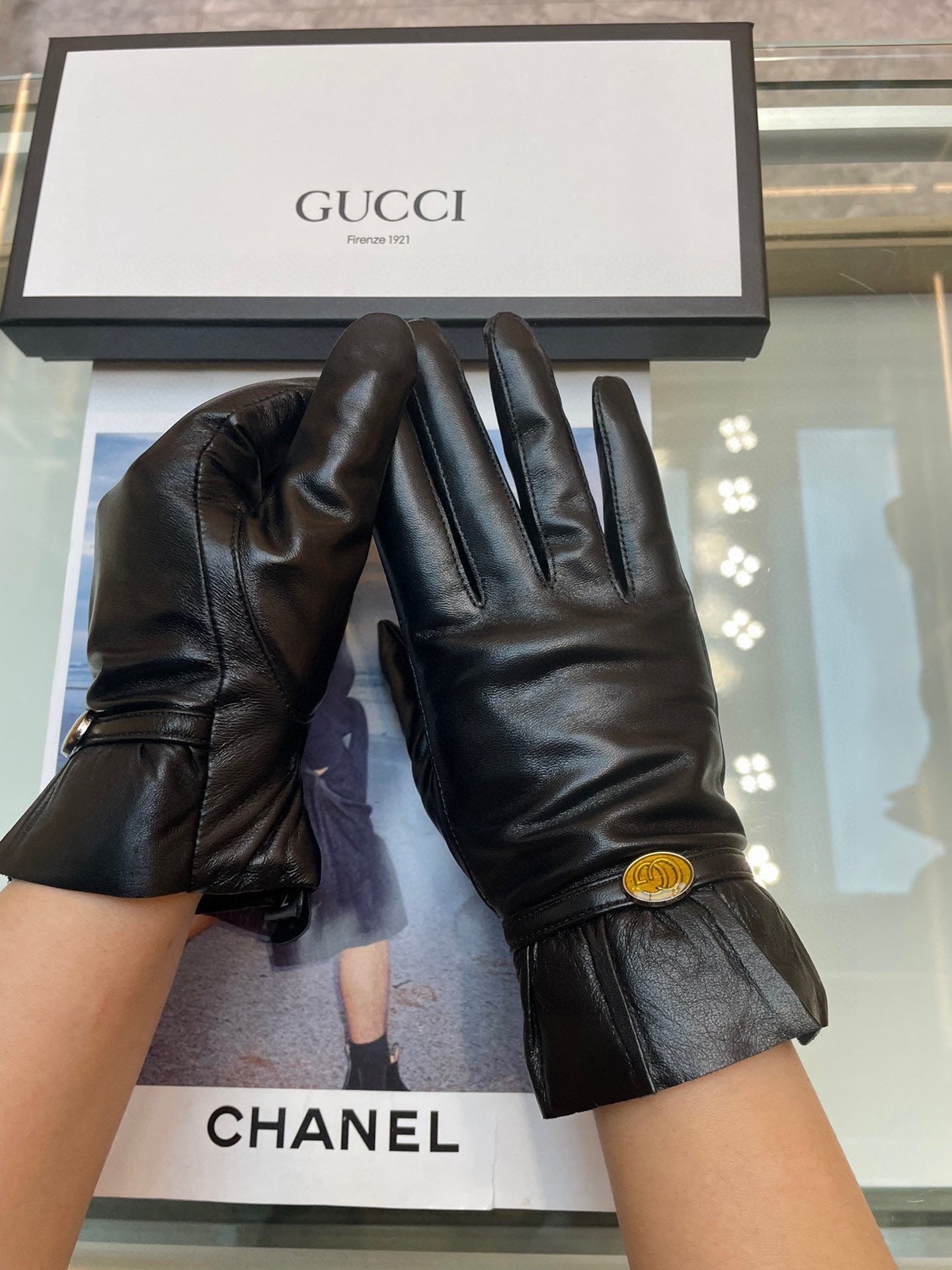 GLOVES IN BLACK TOP-GRADE LAMBSKIN 458575
