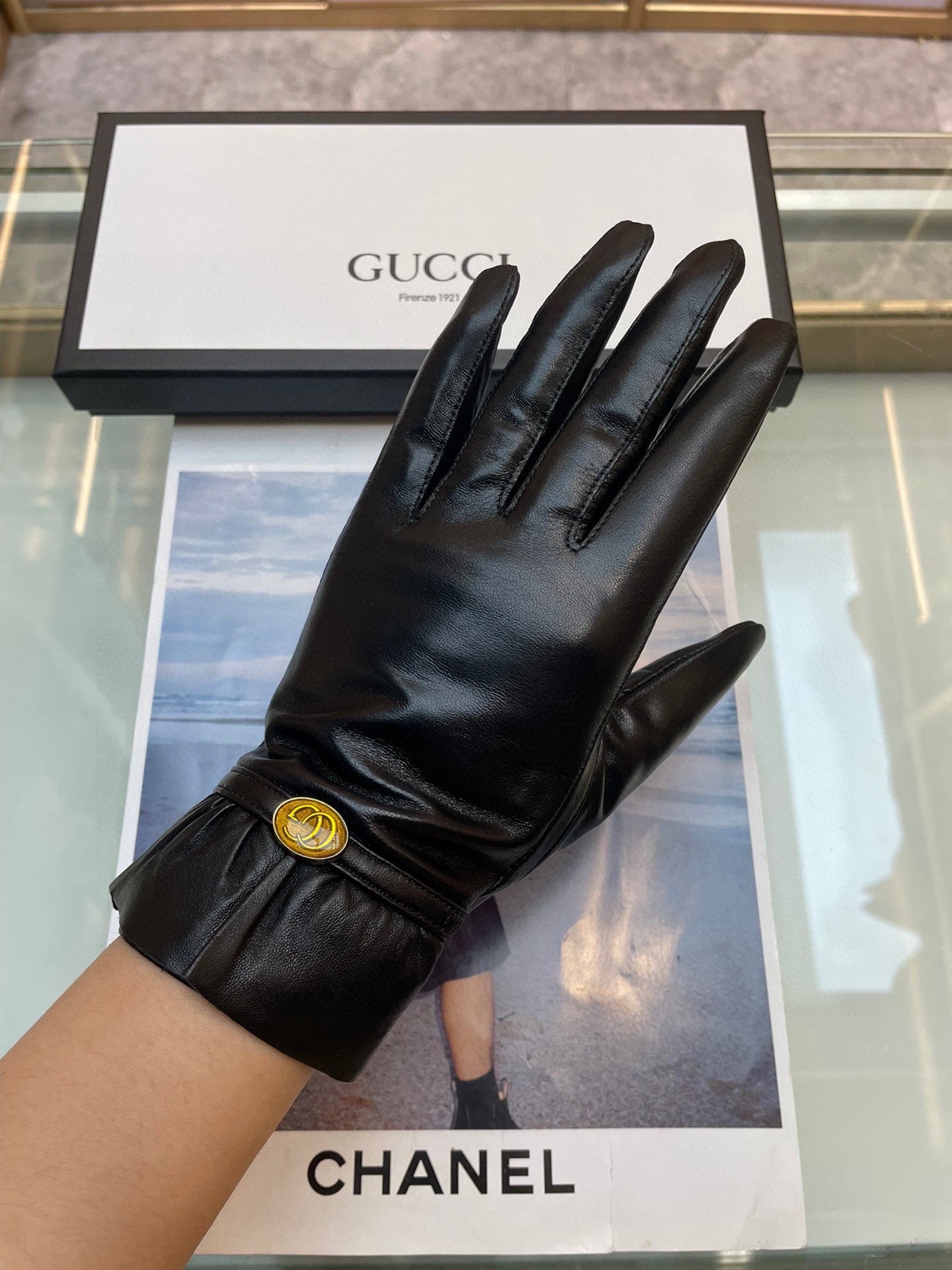 GLOVES IN BLACK TOP-GRADE LAMBSKIN 458575