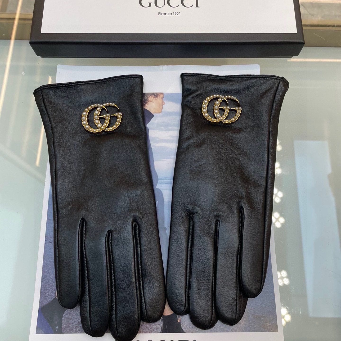 GLOVES IN BLACK LAMBSKIN AND FLEECE LINING 465050