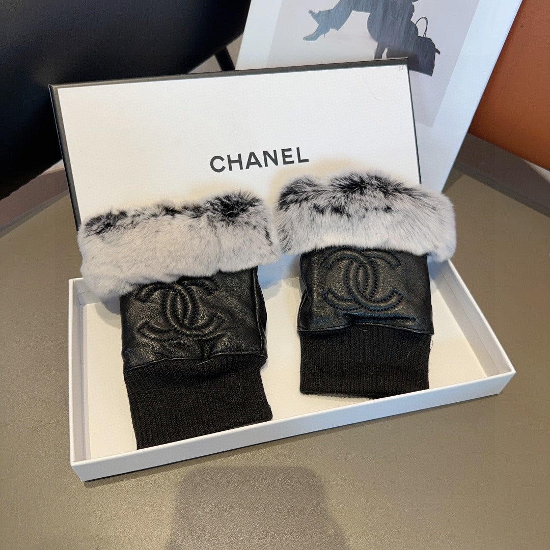 FINGERNESS GLOVES IN BLACK LAMBSKIN AND RABBIT FUR465054