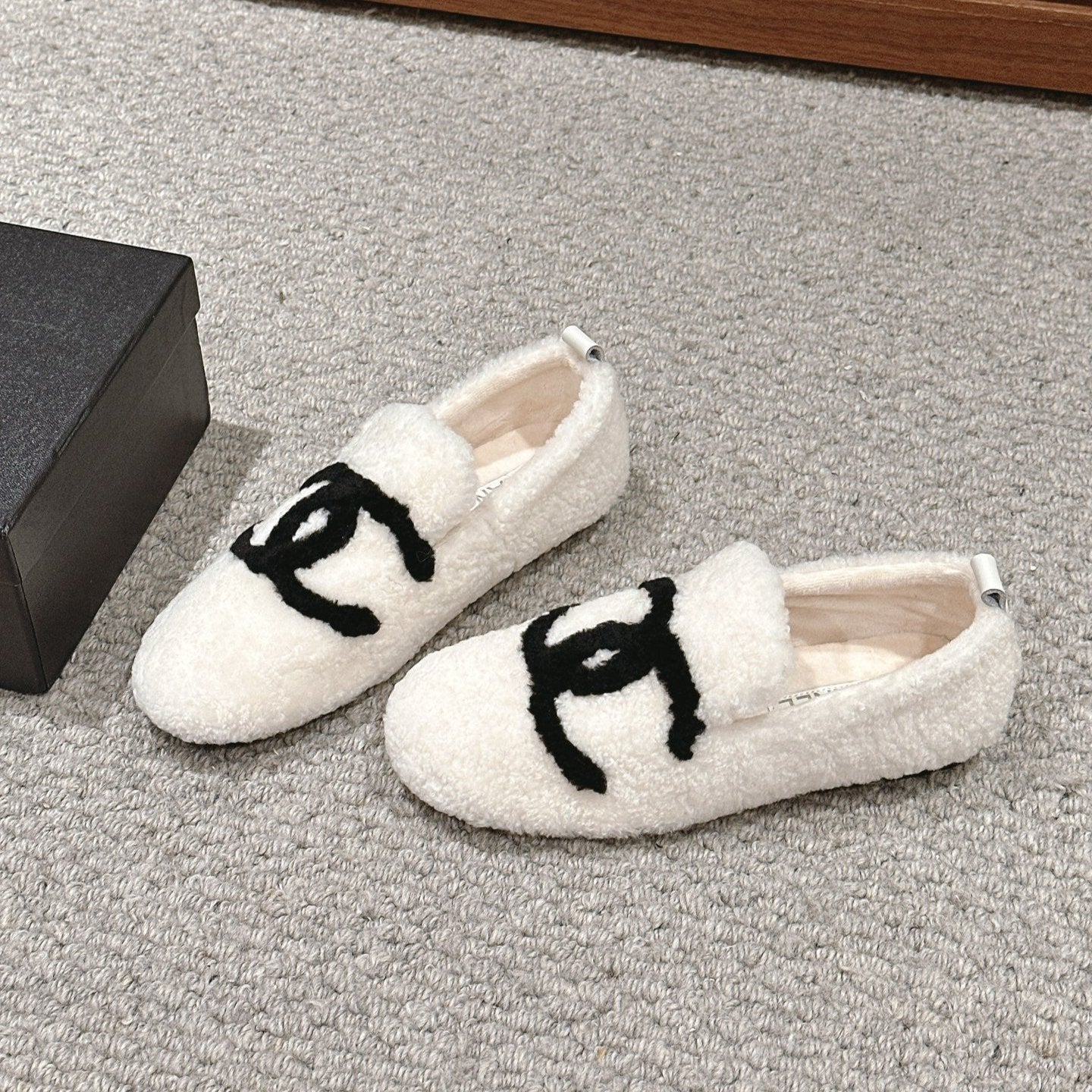 CC Loafers In White Fleece With White Logo