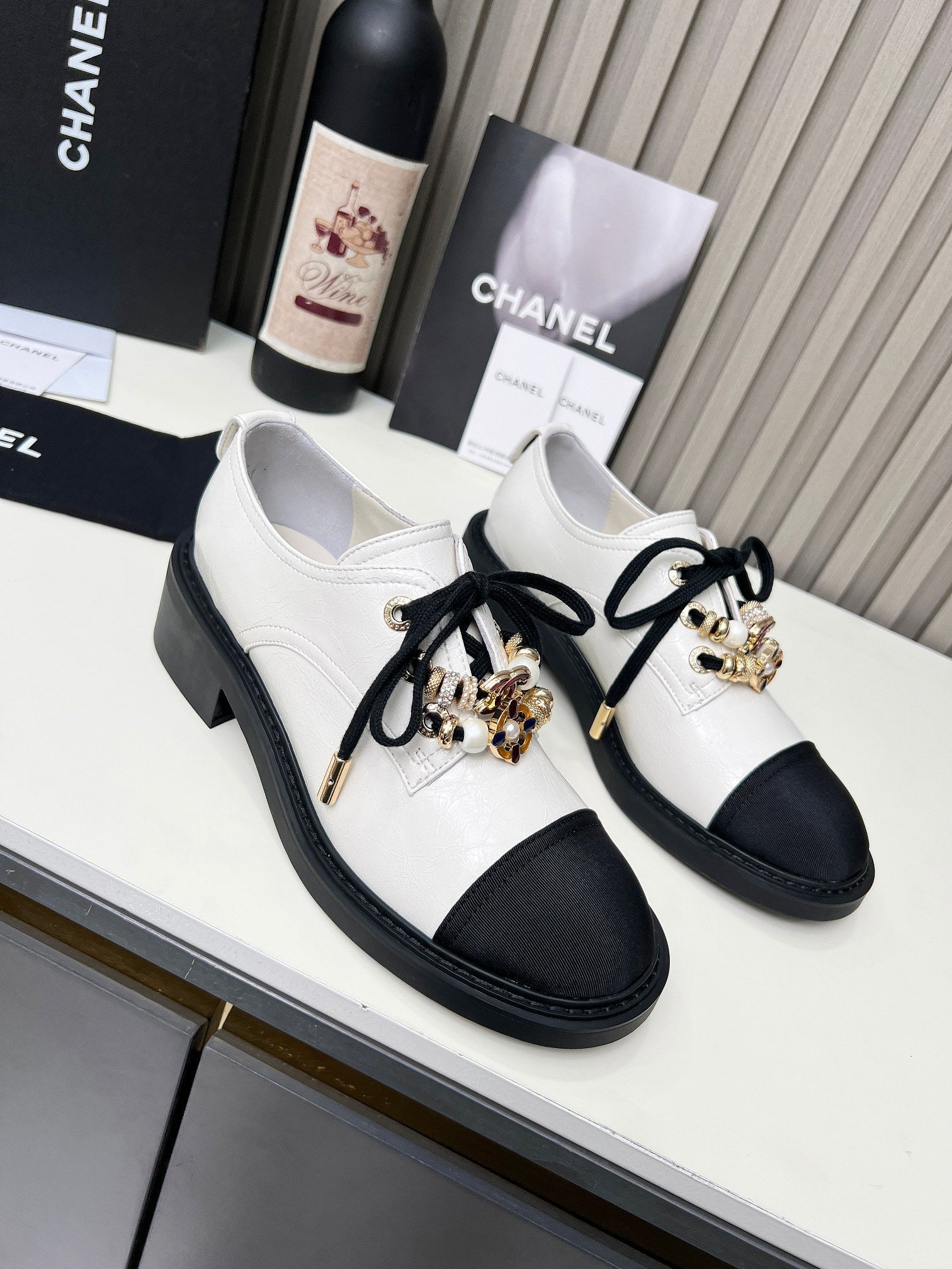 CC Flat Shoe Black White Shiny Aged Calfskin