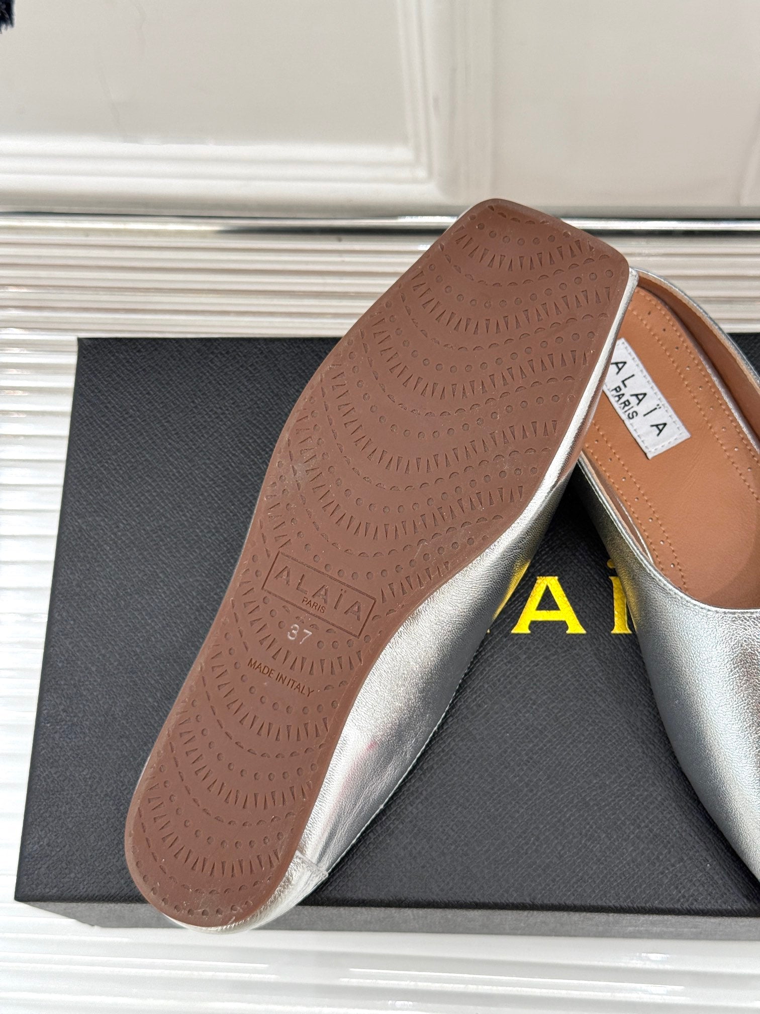 Alaia Slipper Silver Calfskin 293195
