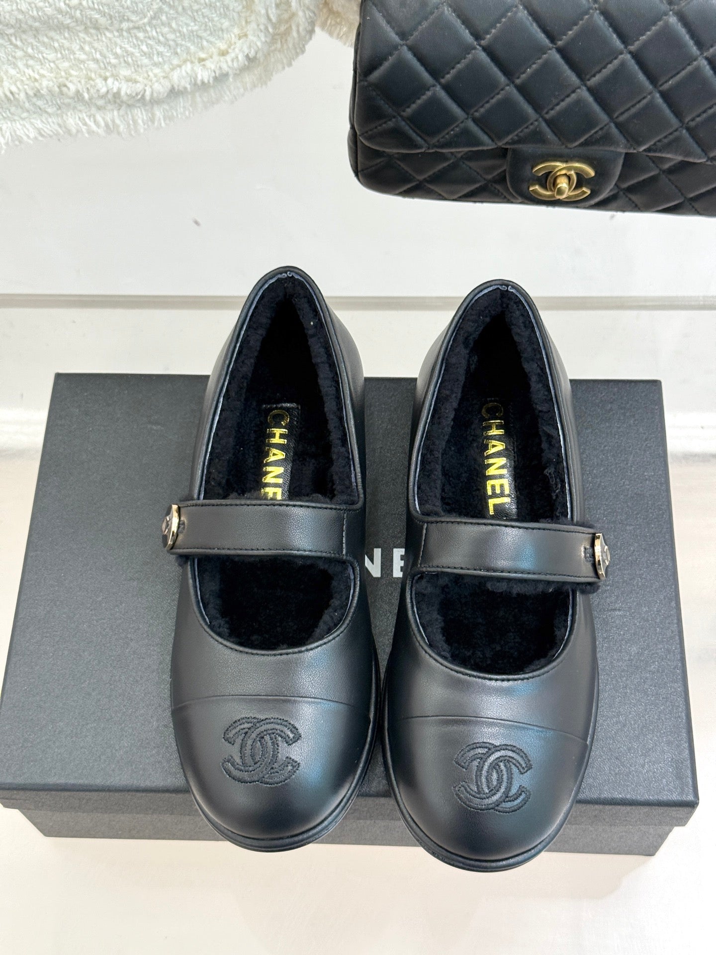 CC 25A Mary Janes Black Sheepskin And Lambswool 404667