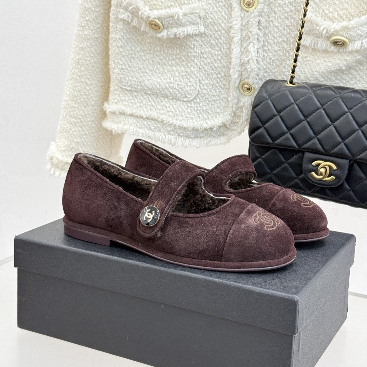 CC 25A Mary Janes Chocolate Suede And Lambswool 404665
