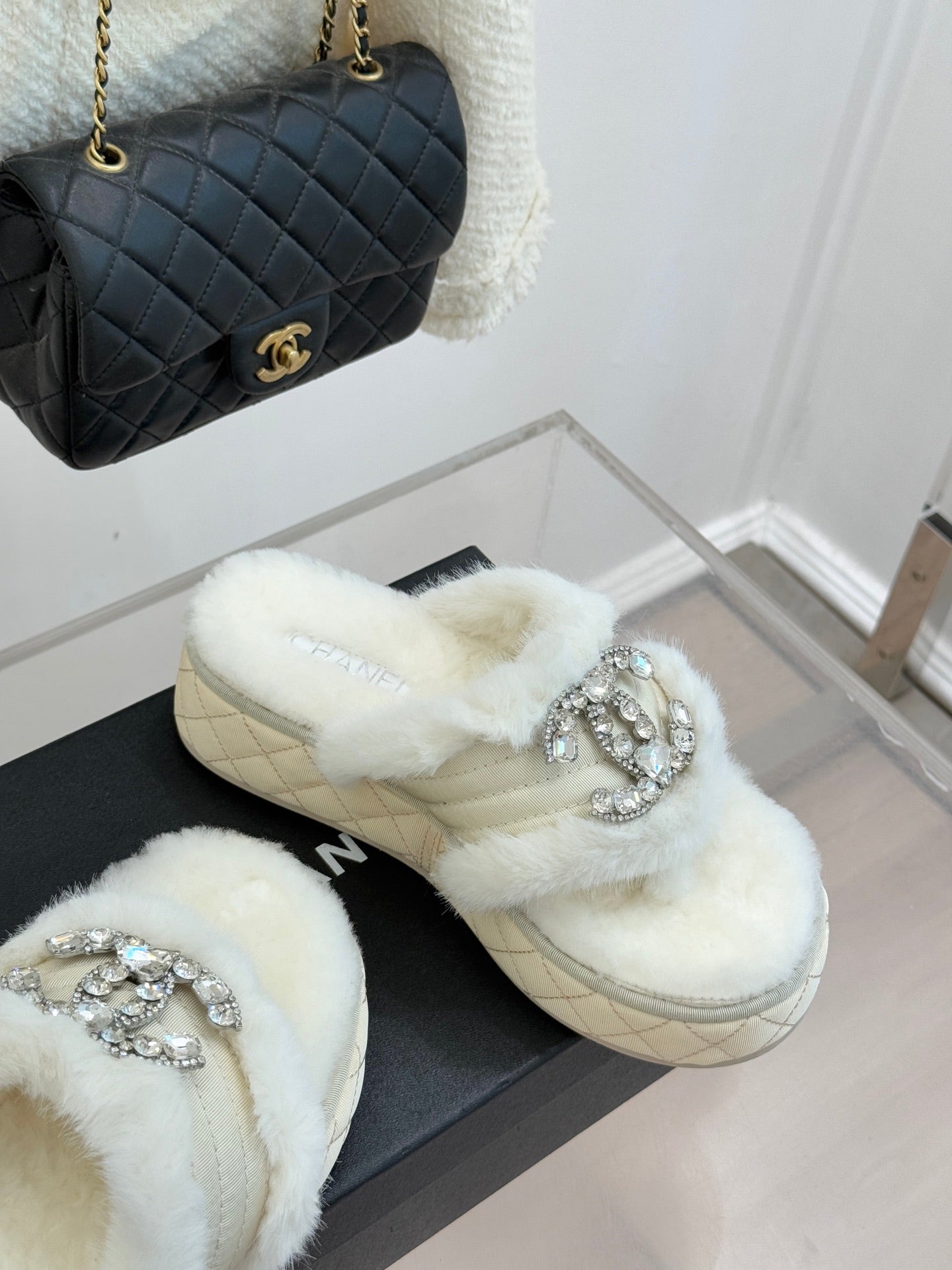 CC slipper double C rhinestone buckle white wool 512052