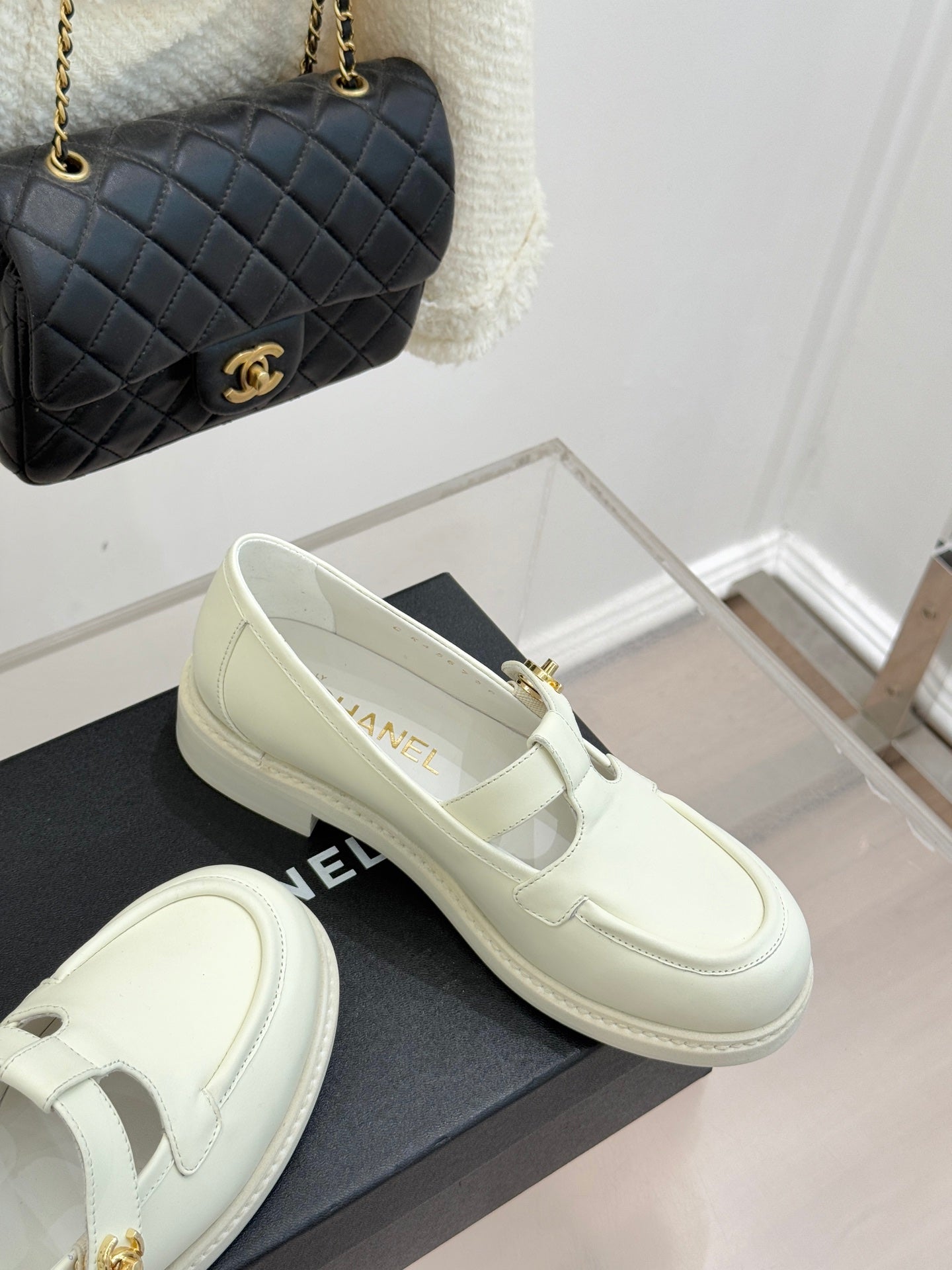 CCMary Jane Loafers CC Logo Buckle White Cowhide 512058