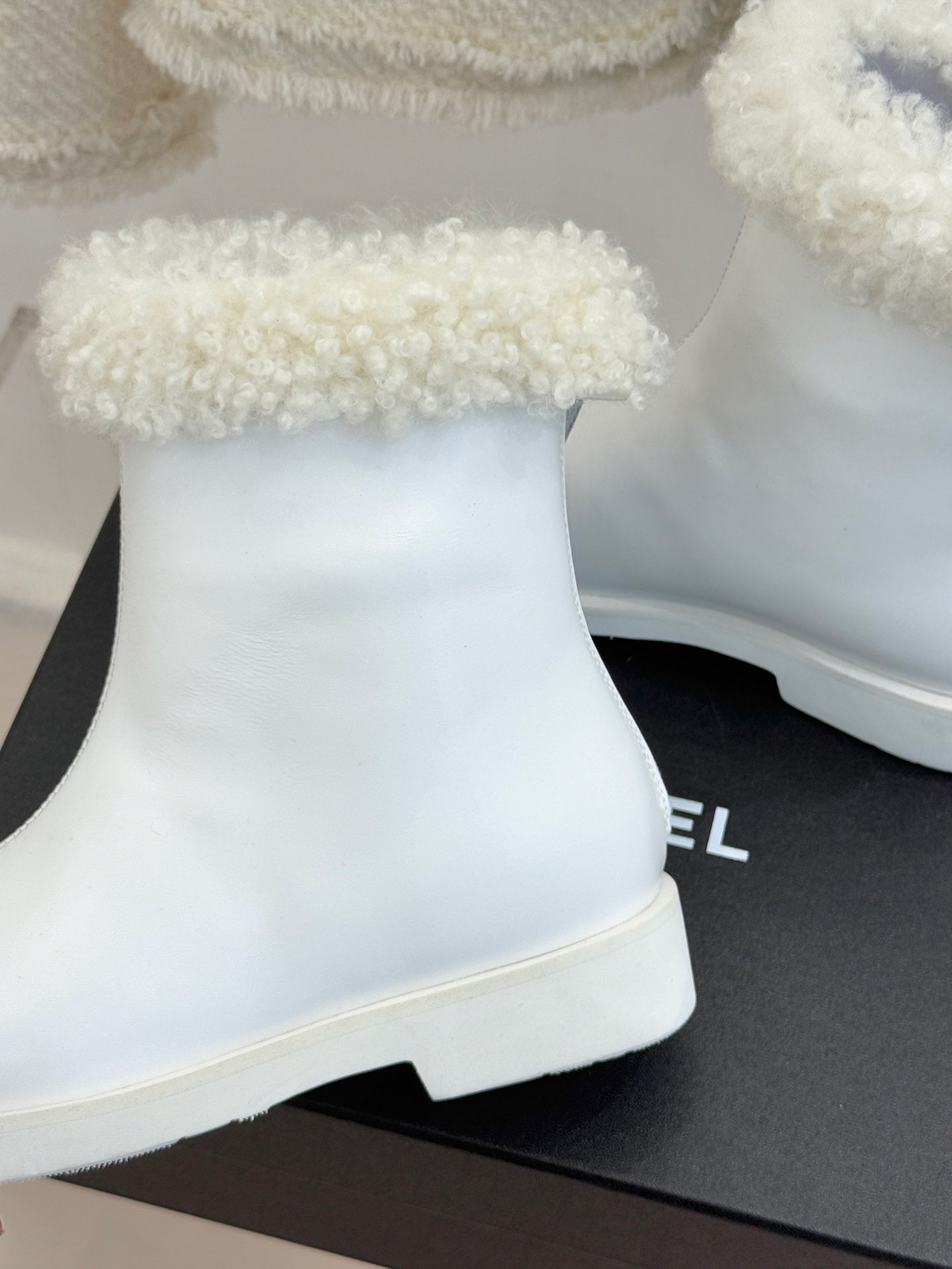 CC 25K Double C Colorblock Furry Snow Boots Black White Leather 512070