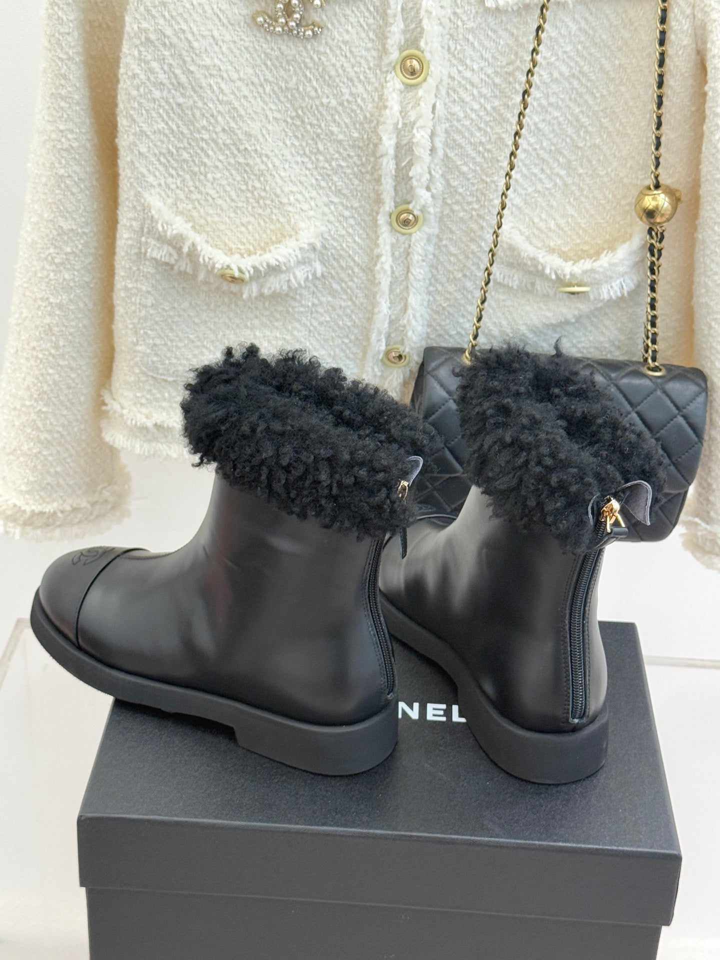CC 25K Double C Colorblock Furry Snow Boots Black Leather 512071