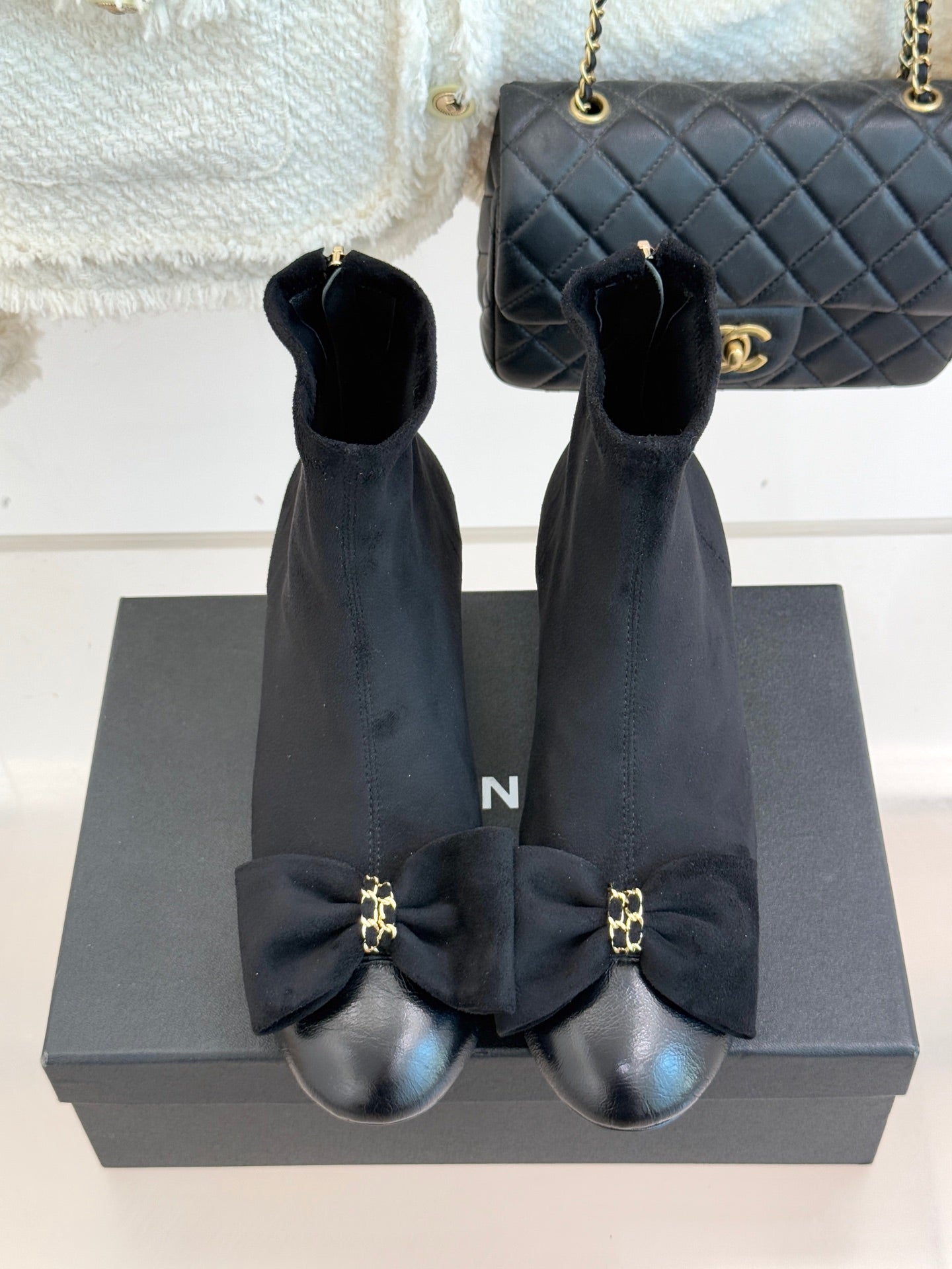 CC 25K Bow Chain Chunky Stretch Boots Black Suede 512072