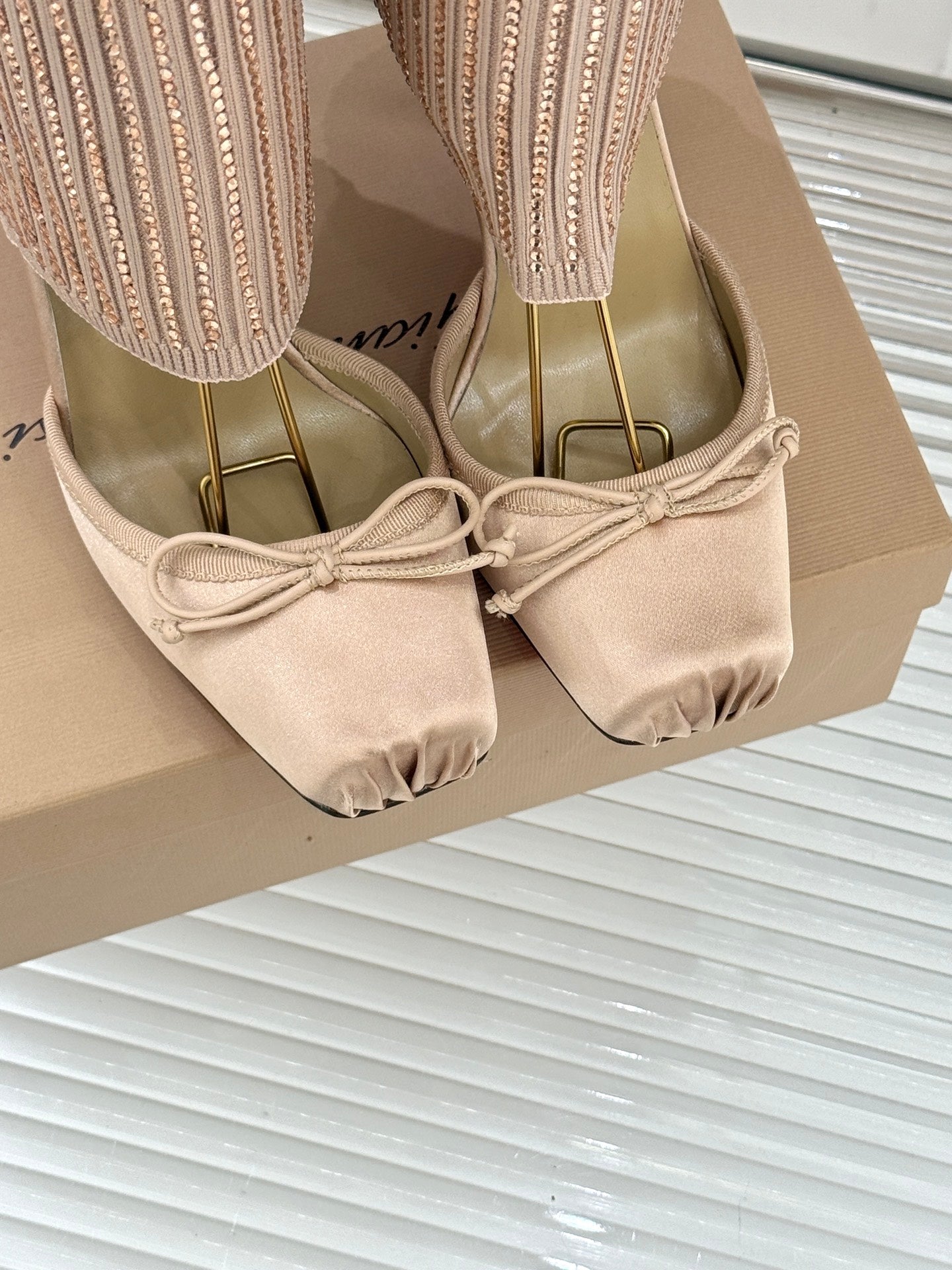 CL 26s Cassia Annmac Pumps 10cm Beige Mesh Satin 991527