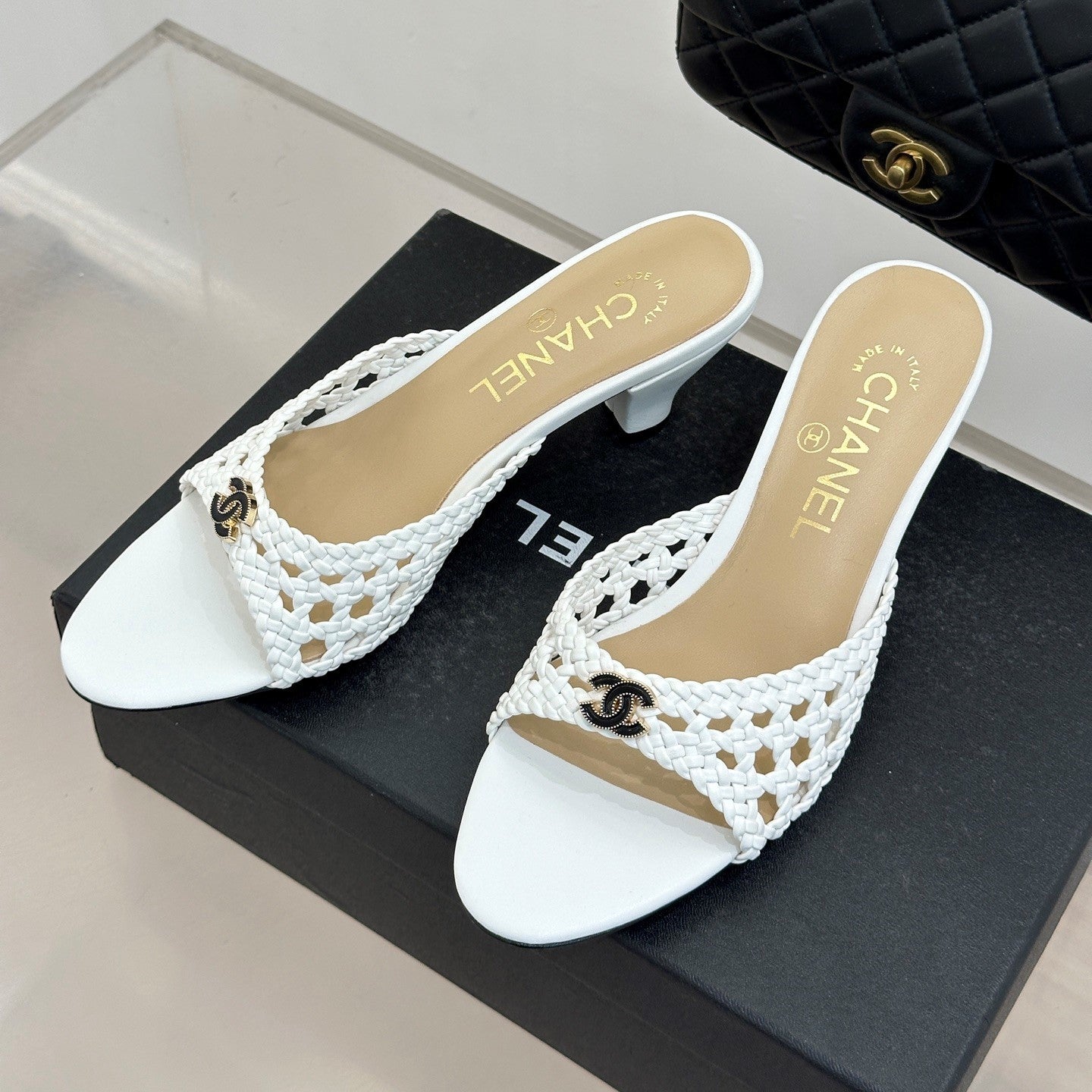 CC 26s Peep-Toe High-Heeled Mules White Woven Leather 766530