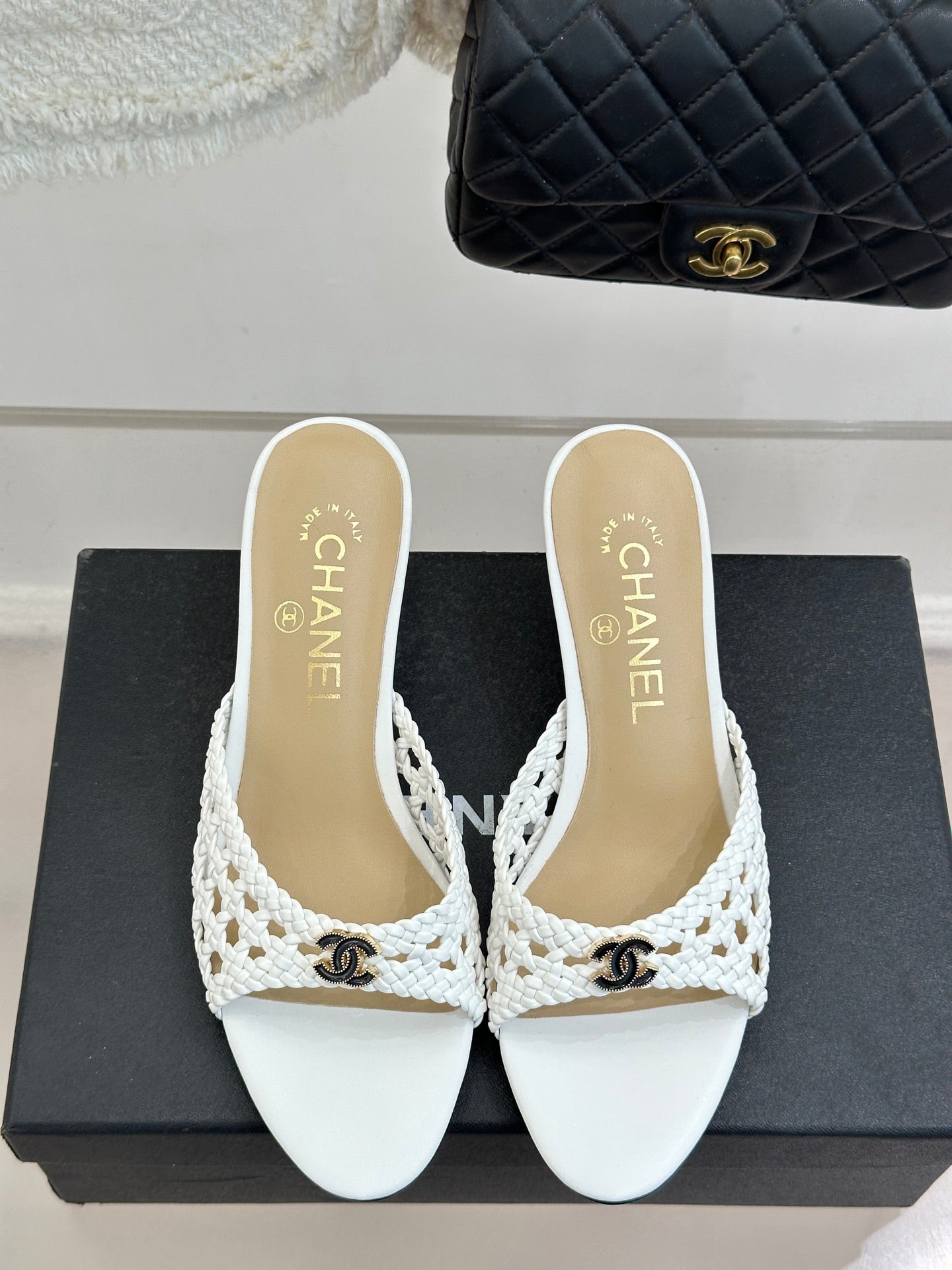 CC 26s Peep-Toe High-Heeled Mules White Woven Leather 766530