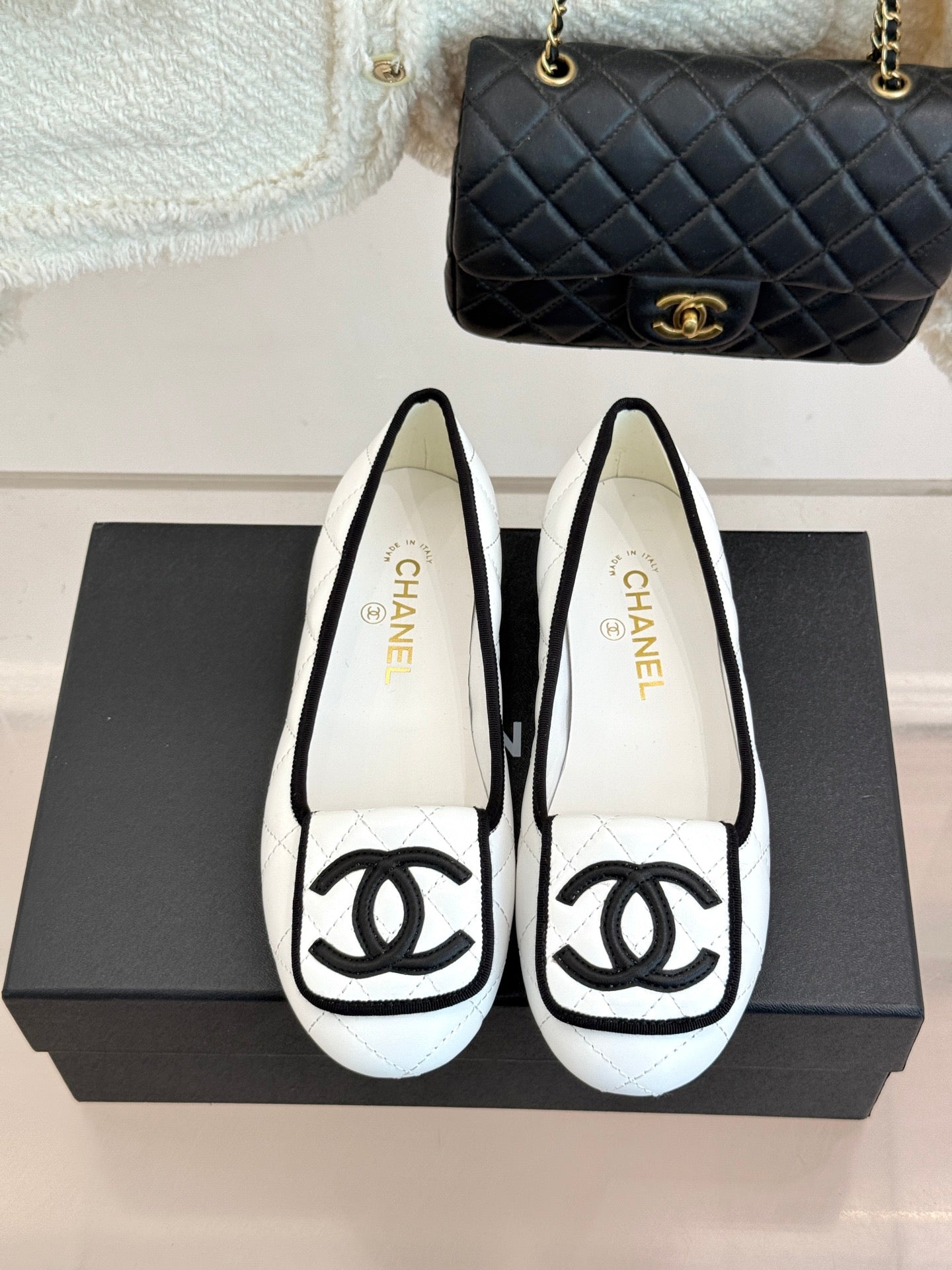 CC 26s Cambon Ballet Flats White Quited Lambskin 887792