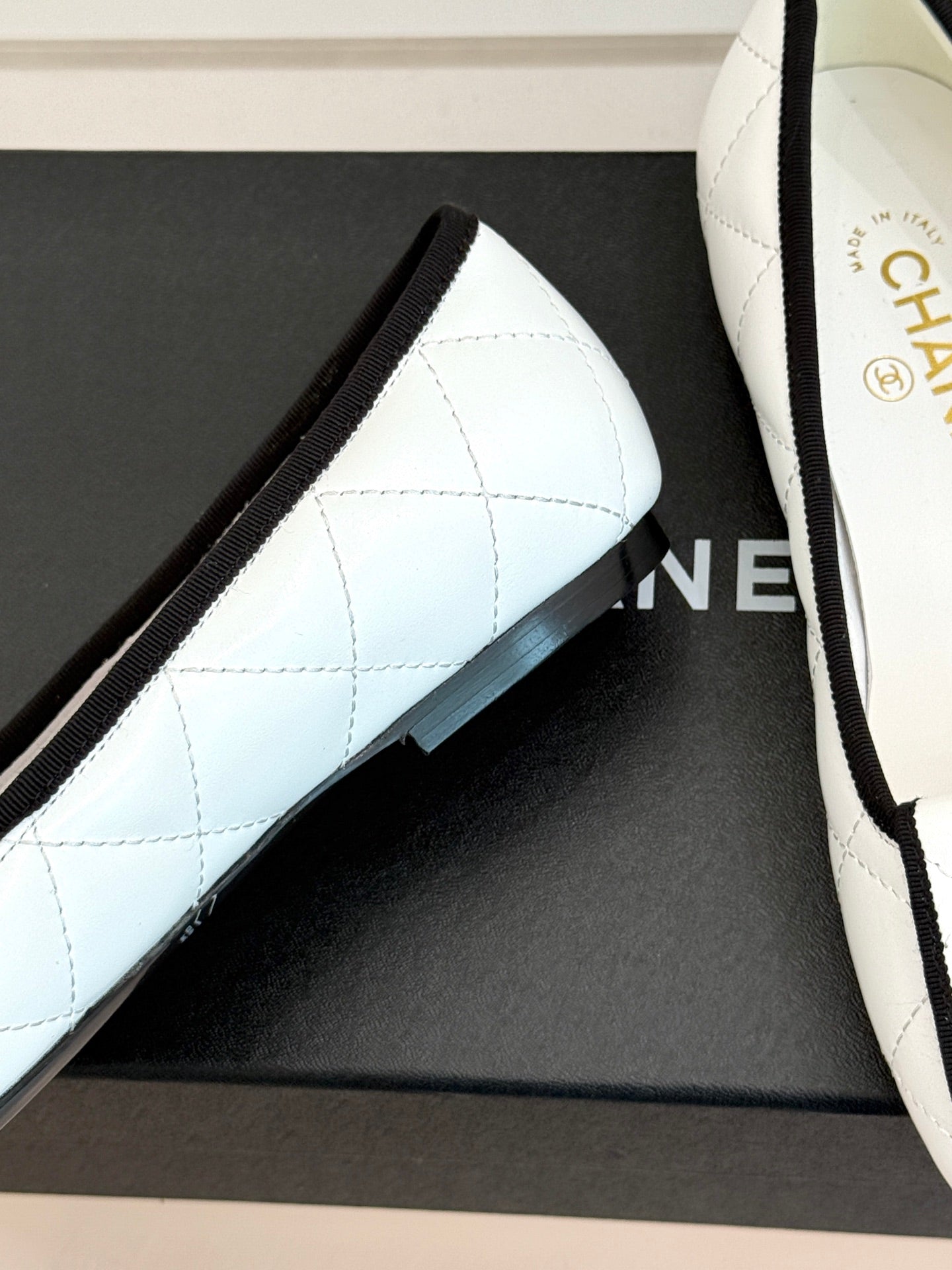 CC 26s Cambon Ballet Flats White Quited Lambskin 887792
