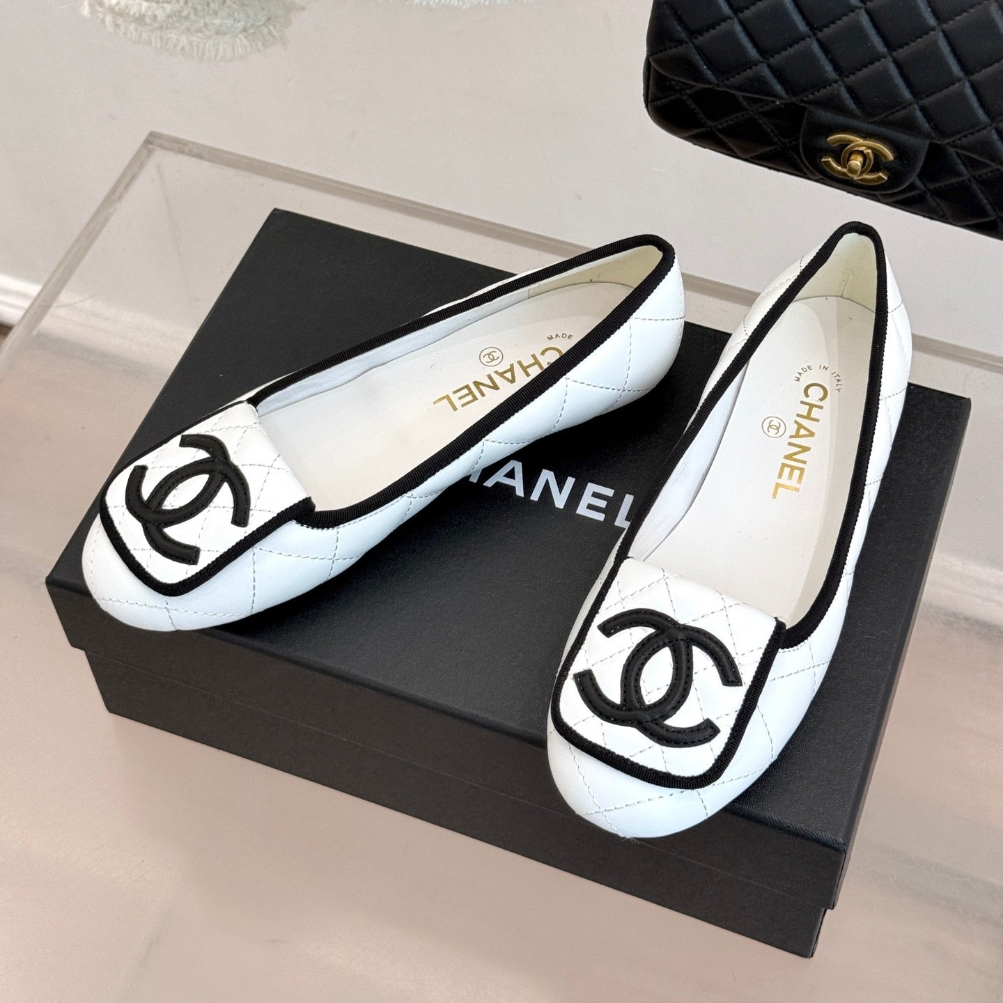 CC 26s Cambon Ballet Flats White Quited Lambskin 887792