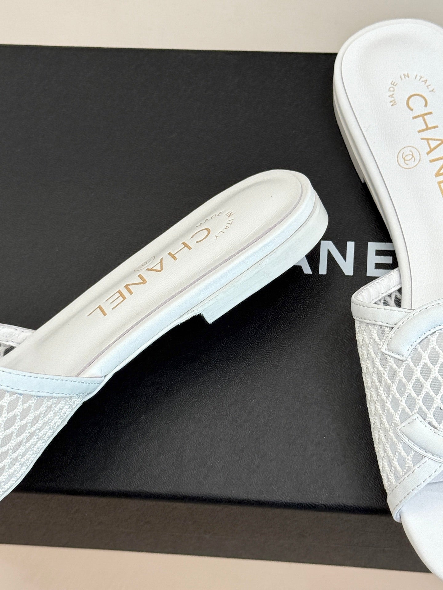 CC Openwork Slippers White Mesh Lambskin 825758