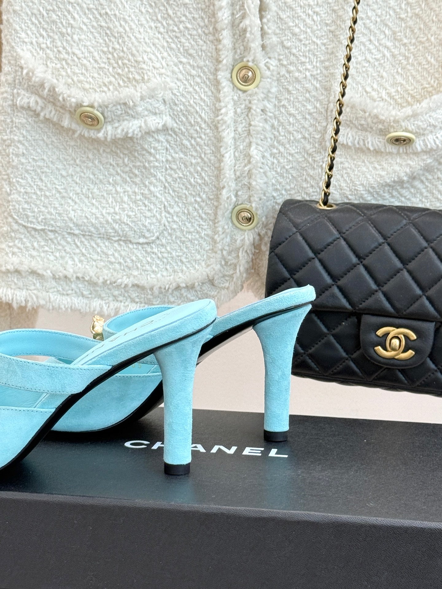 CC 26s Camellia High-Heeled Sandals Light Blue Suede 920377