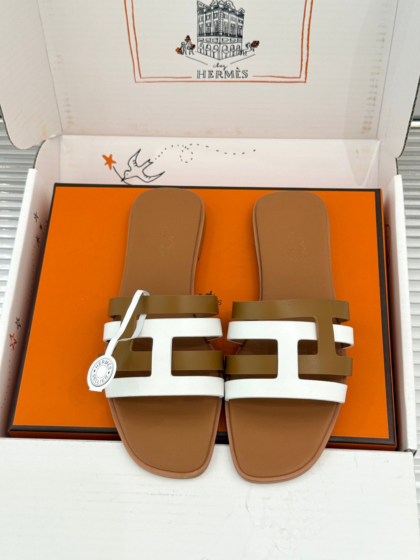 HM 26s Strappy Flat Sandals Brown White Sheepskin 905782