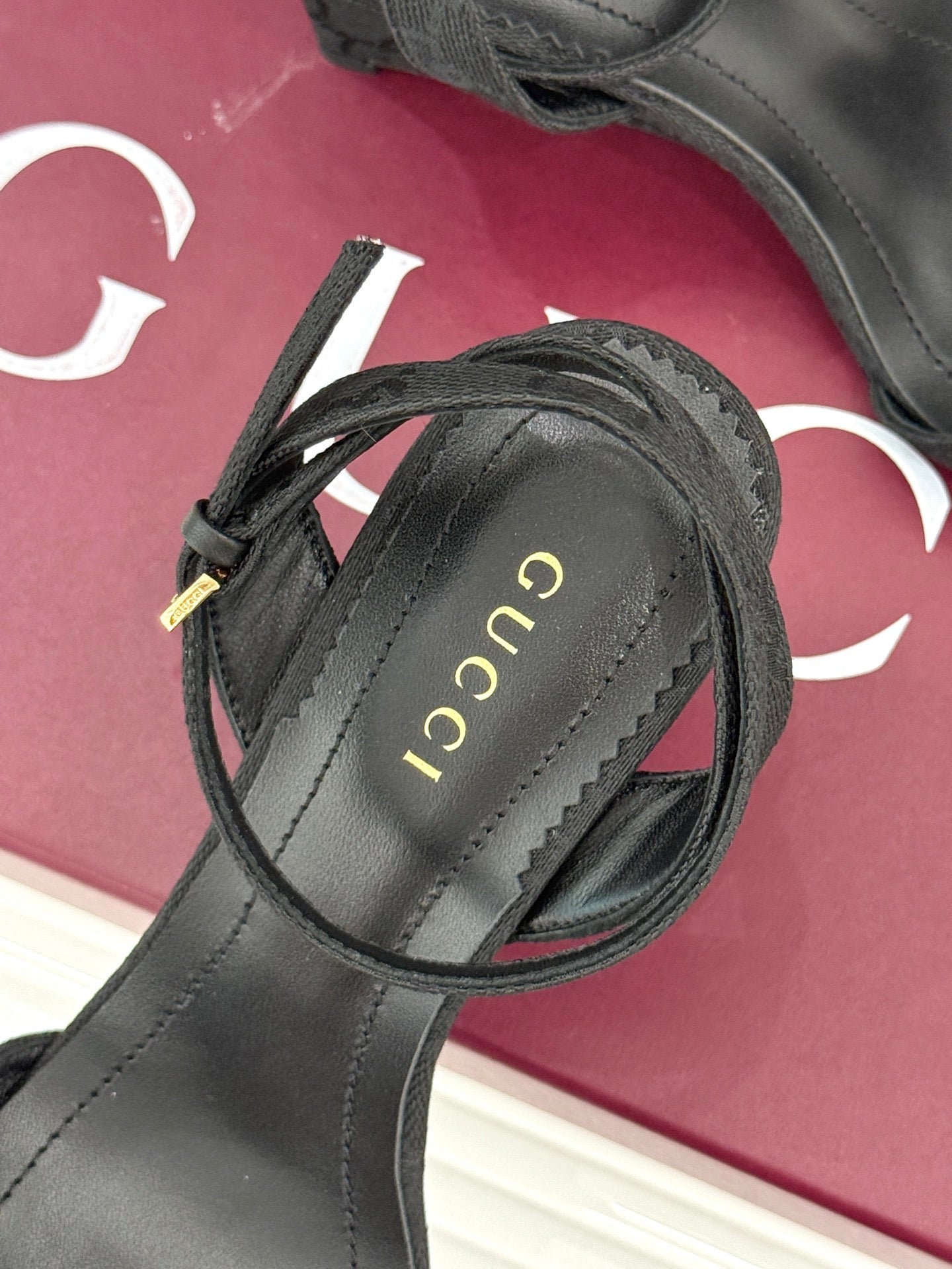 GG 26s Donna Wedge Sandal 8cm Black Canvas 991733