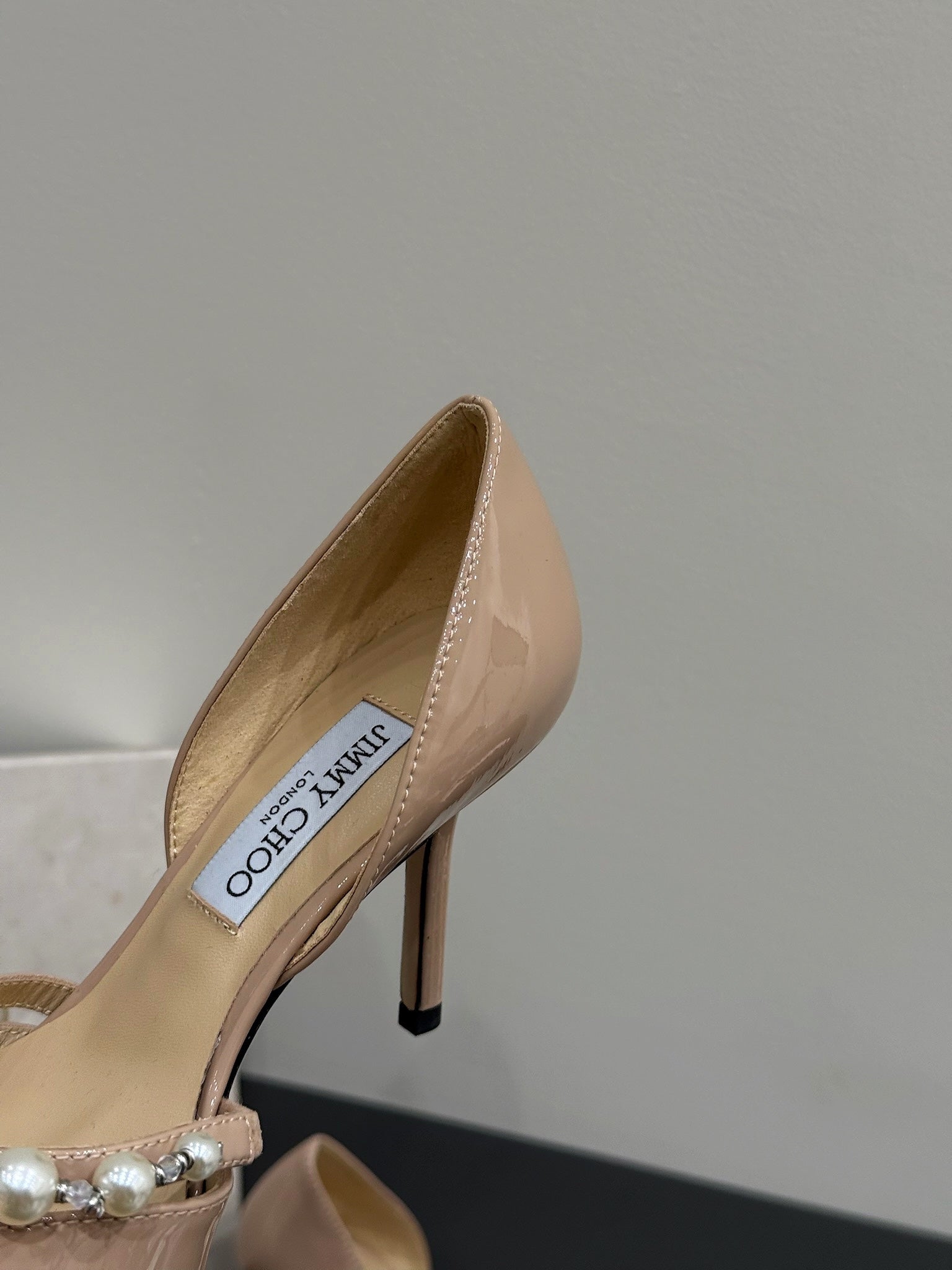 Jimmy Aureli Pearl-embellished Pumps 65mm Beige Patent Leather 420138