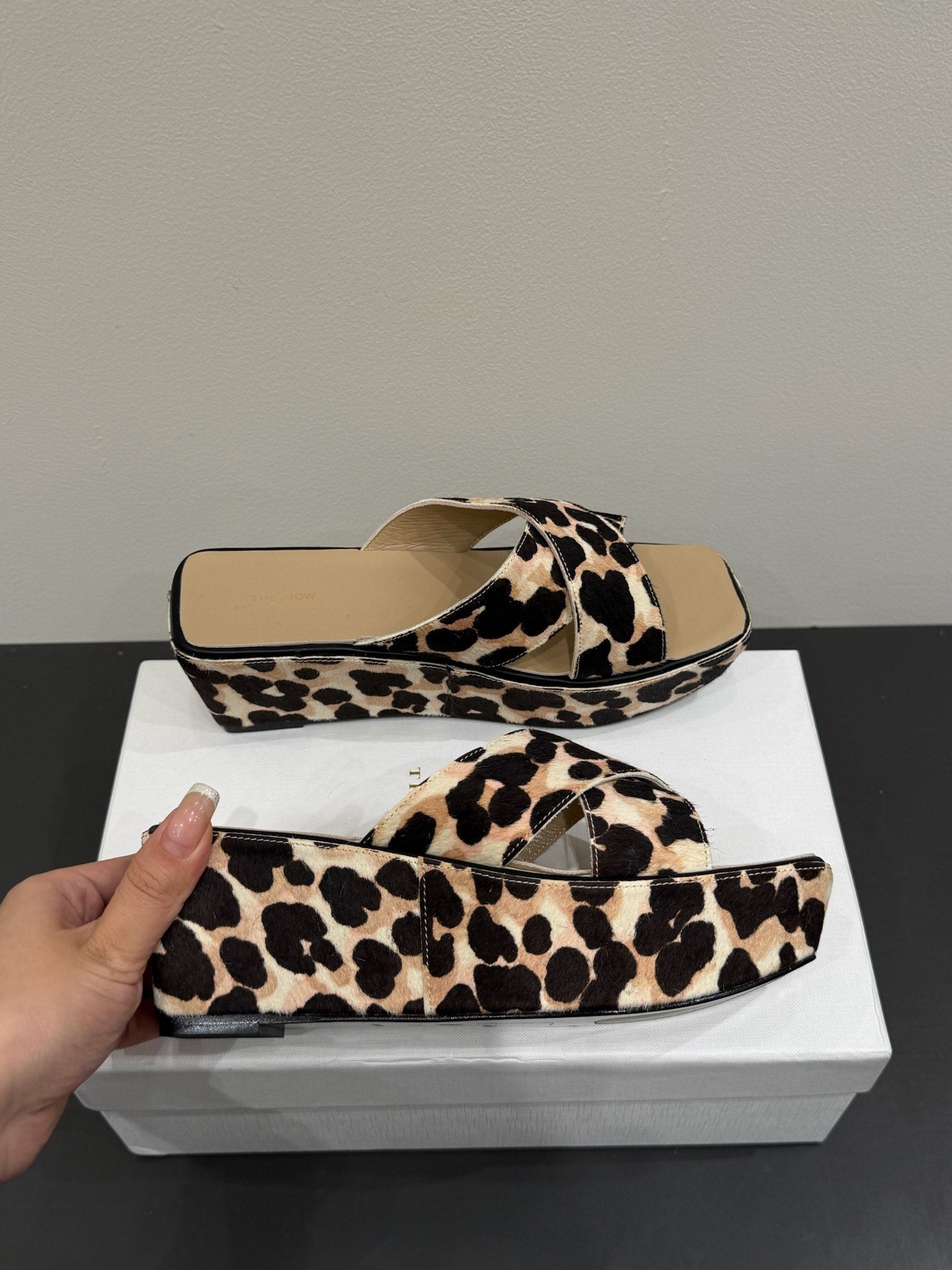 The Row Thick-soled Cross-strap Sandals 6cm Leopard Print Horsehair 337447