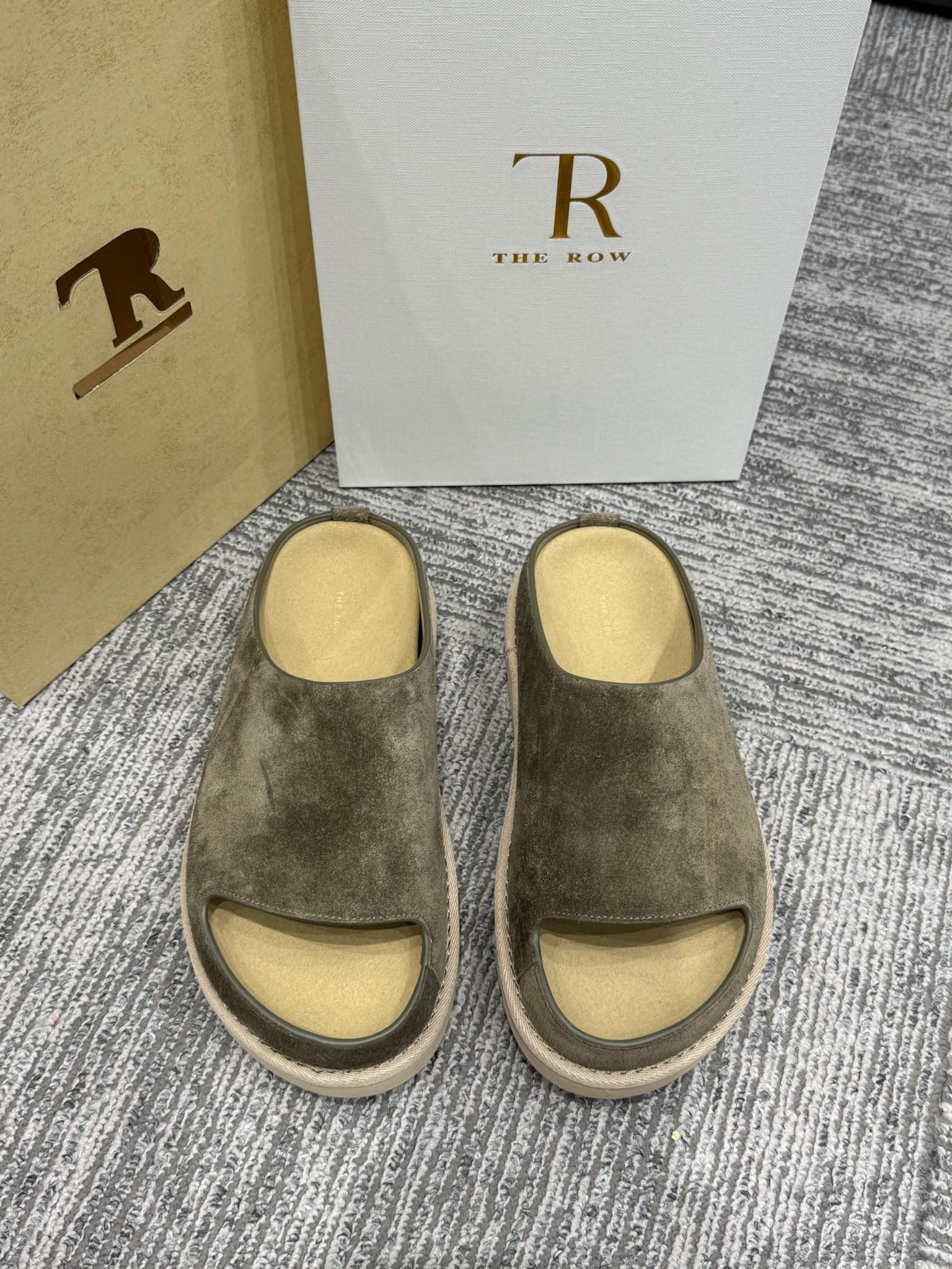 The Row Slide Sandals Olive Green Cow Suede 337473