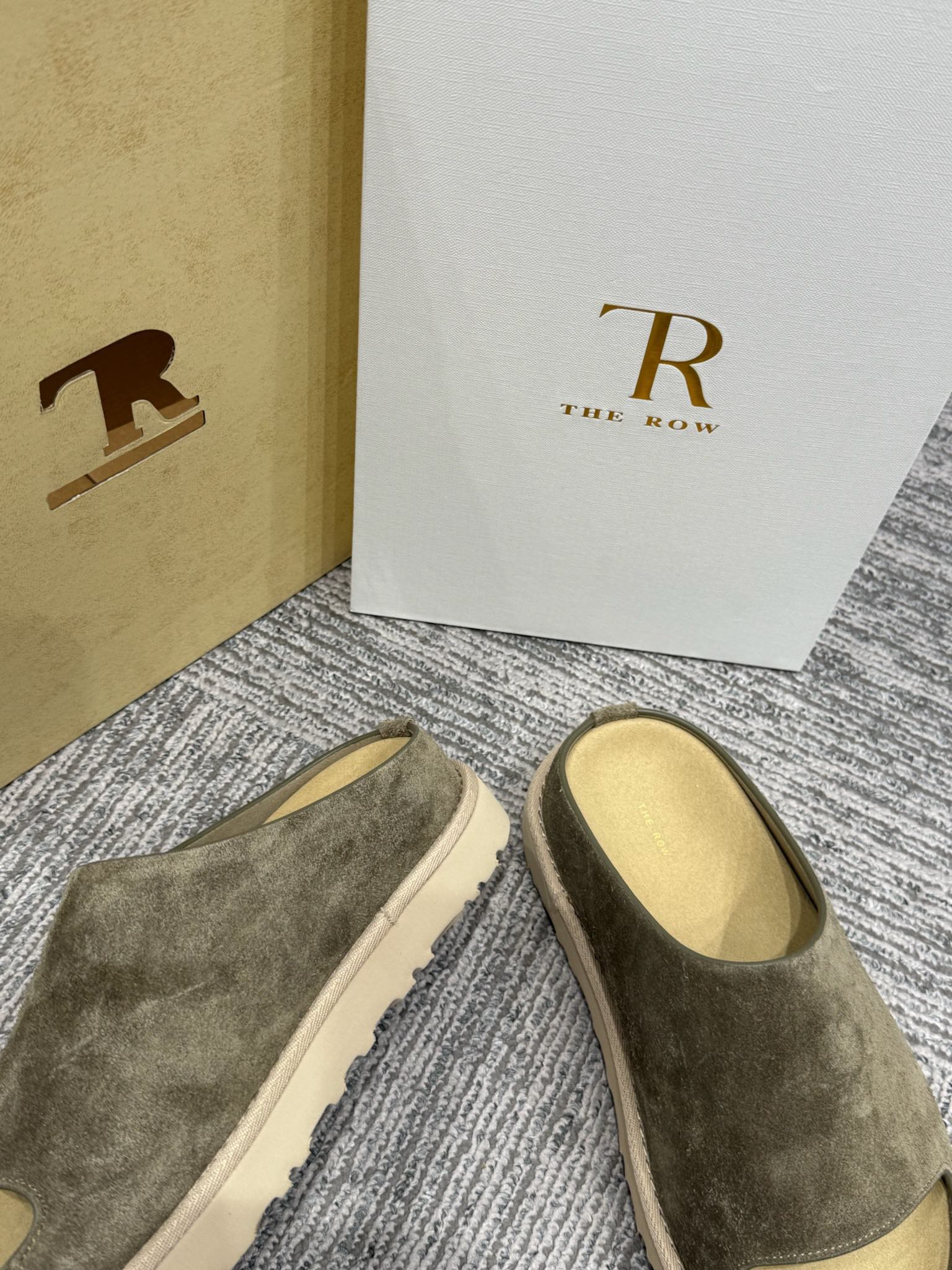 The Row Slide Sandals Olive Green Cow Suede 337473