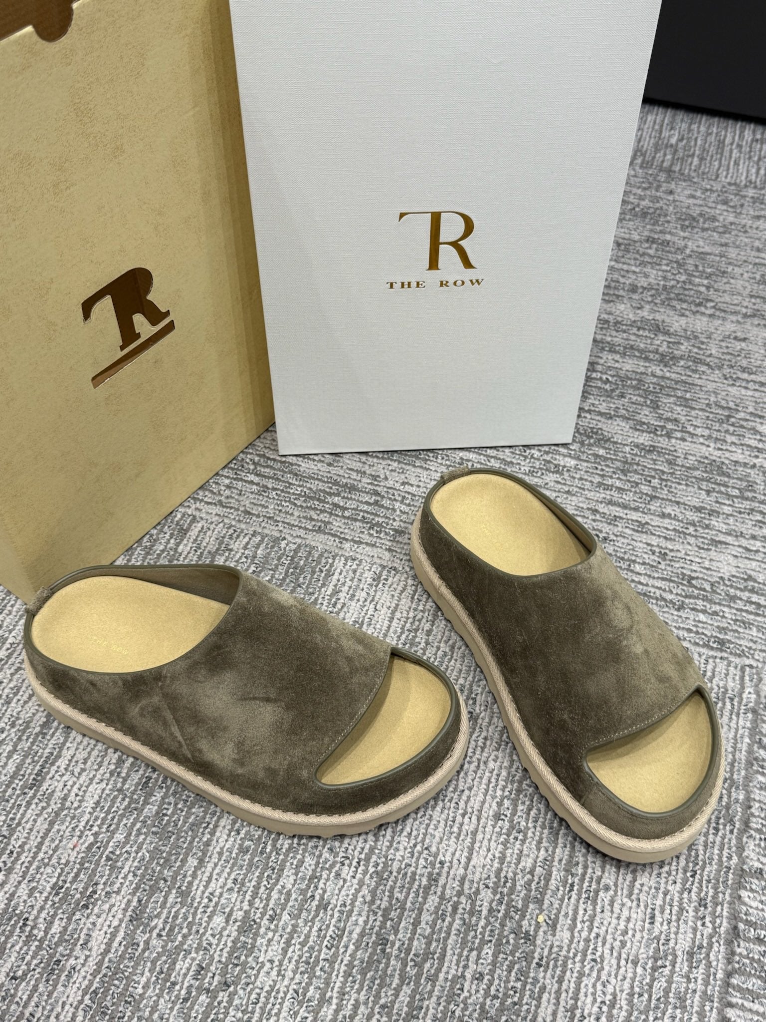 The Row Slide Sandals Olive Green Cow Suede 337473