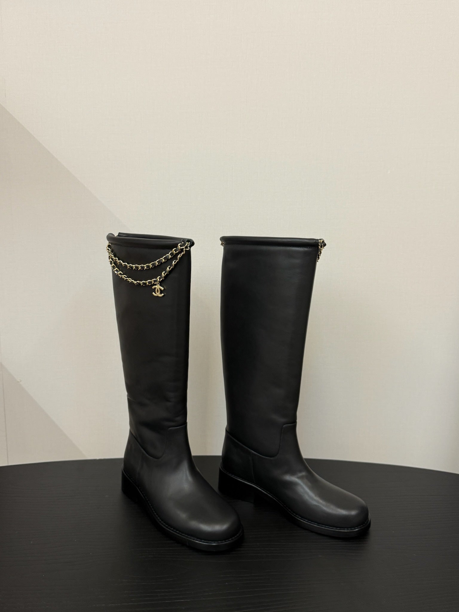 CC 25s Long Flat Chain Knight Boots Black Leather 417840