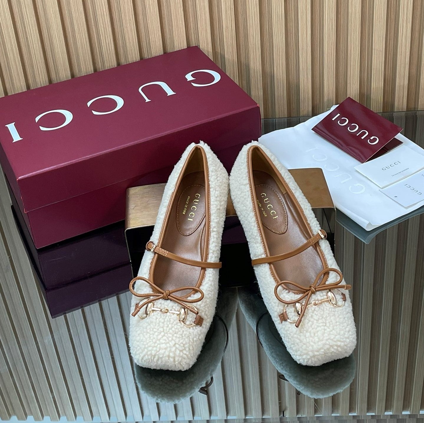 Gucci 26 Ballet Caramel Calfskin Wool 562993