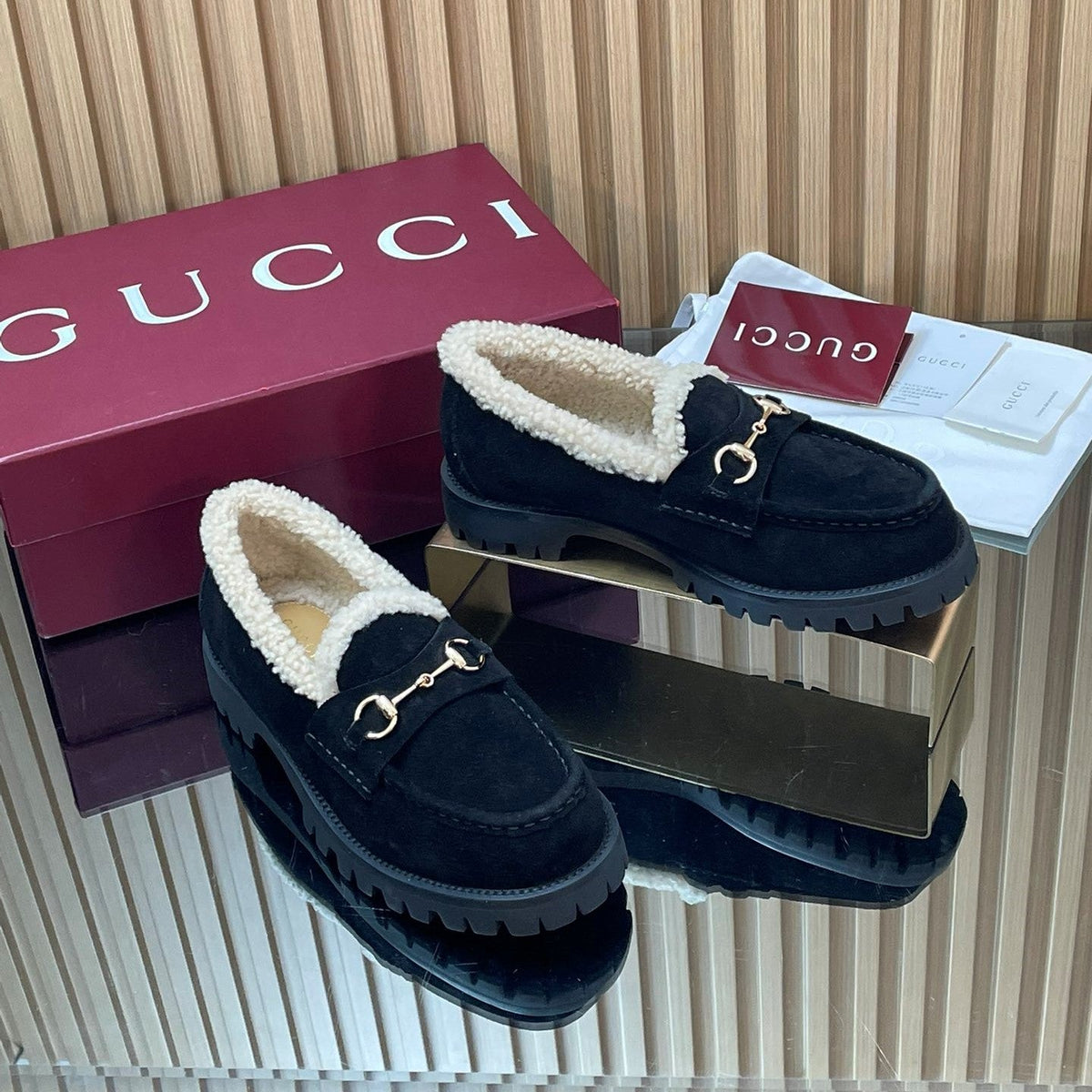Gucci 26s Loafers Black Suede Shearling 156828