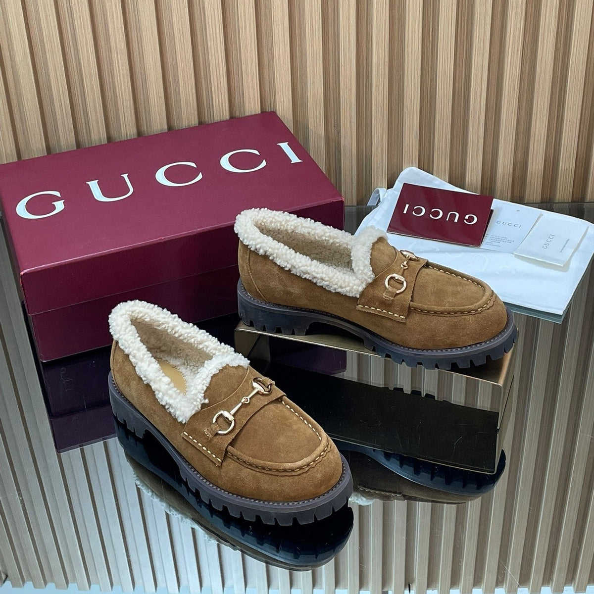 Gucci 26s Loafers Camel Suede Shearling 156830