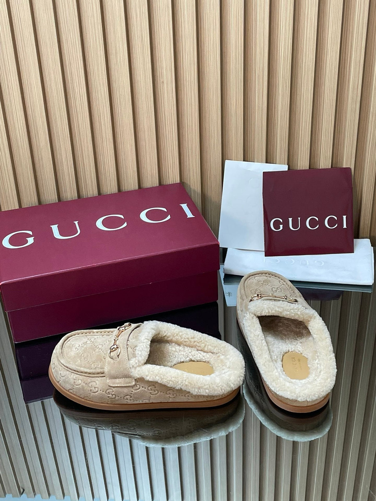 Gucci 26s Celia Mules Beige GG Suede Shearling 156835